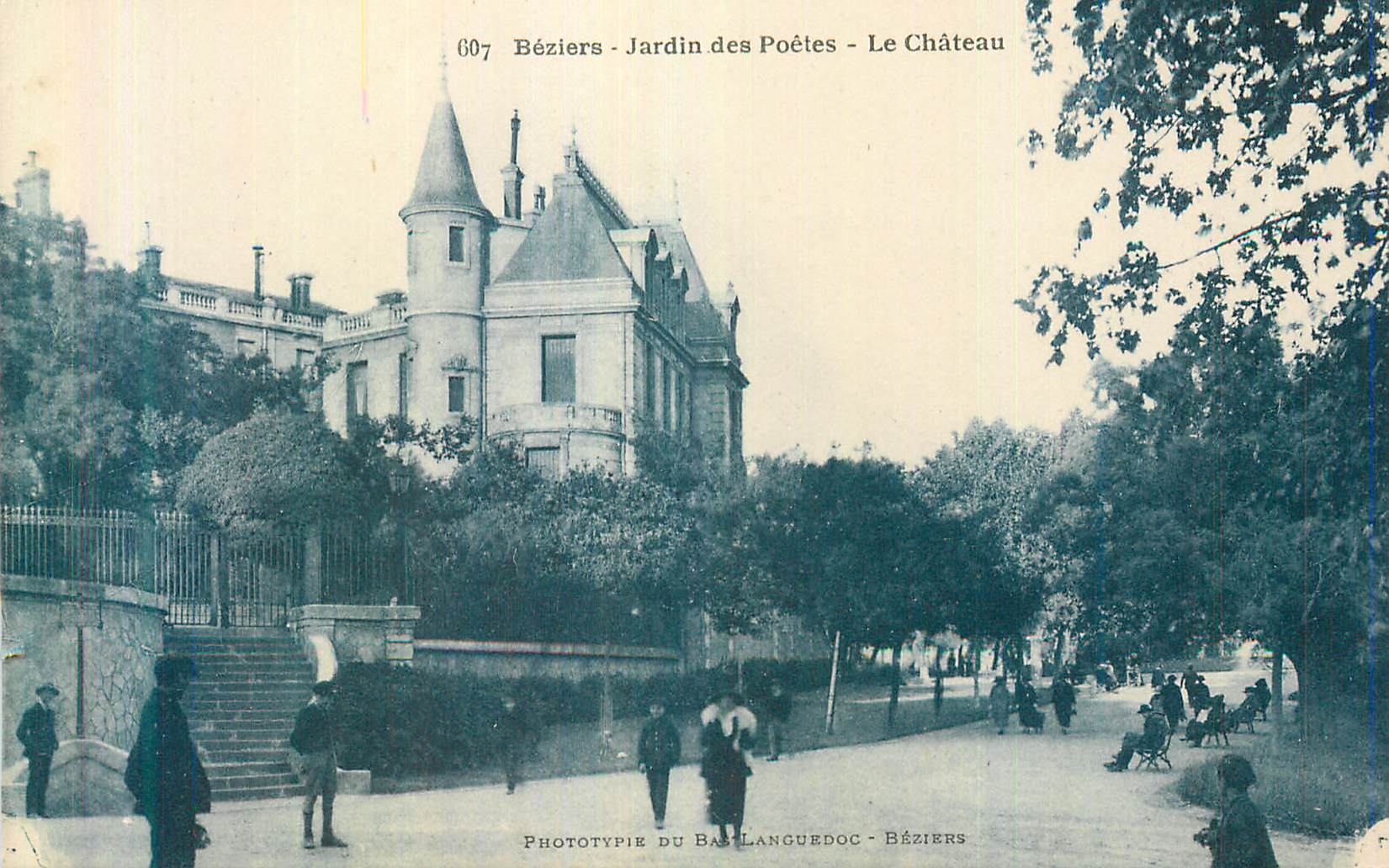 CPA Beziers Jardin des Poetes Le Chateau