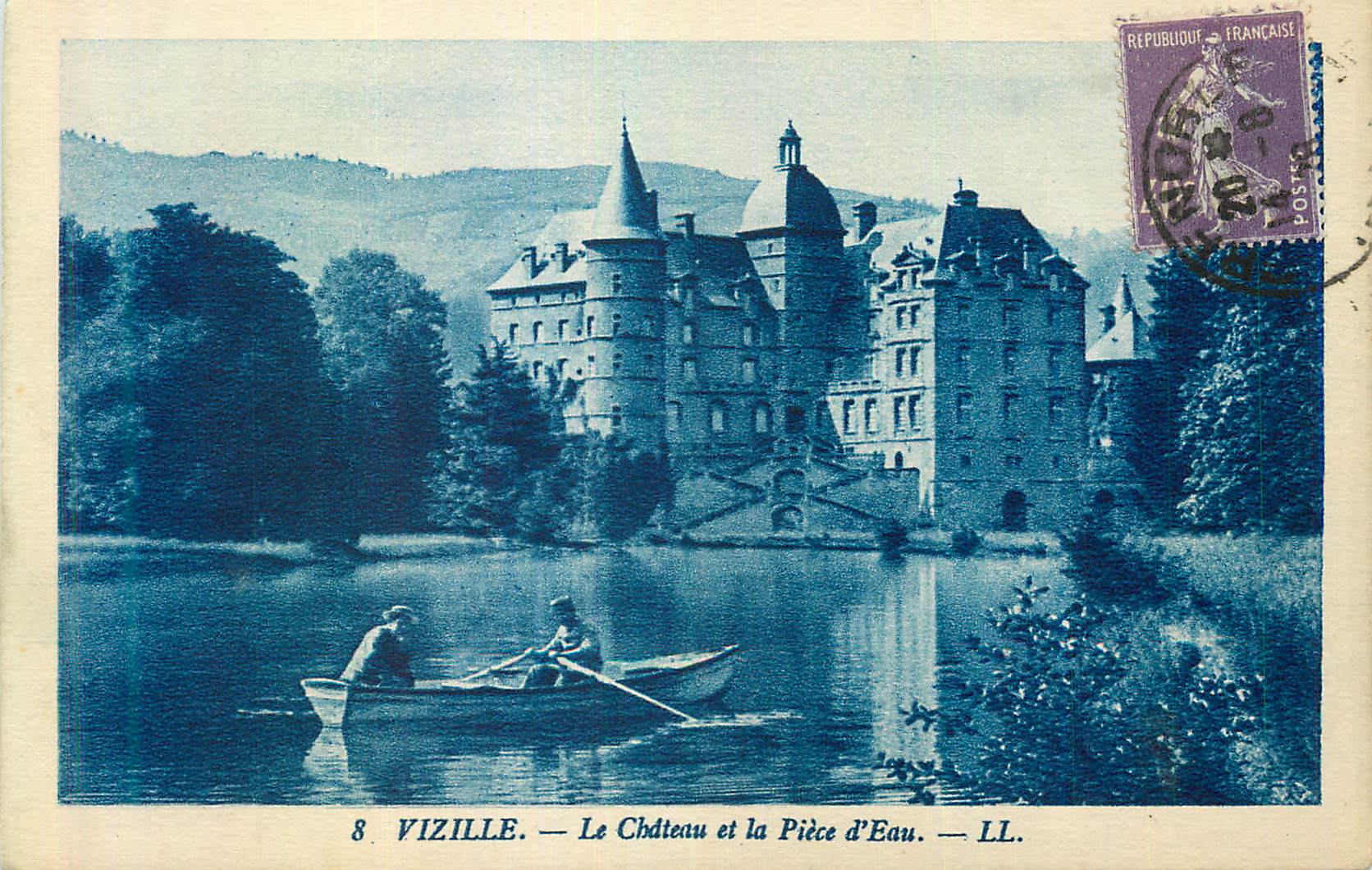 CPA Vizille Le Chateau et la Piece d'Eau