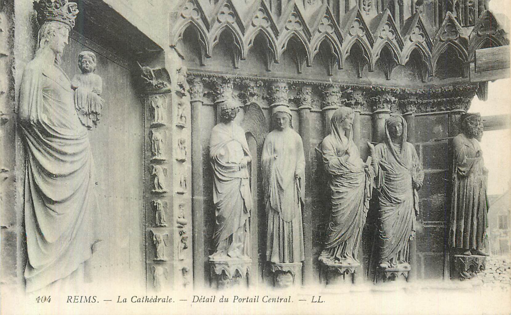 CPA Reims La Cathedrale Detail du Portail Central