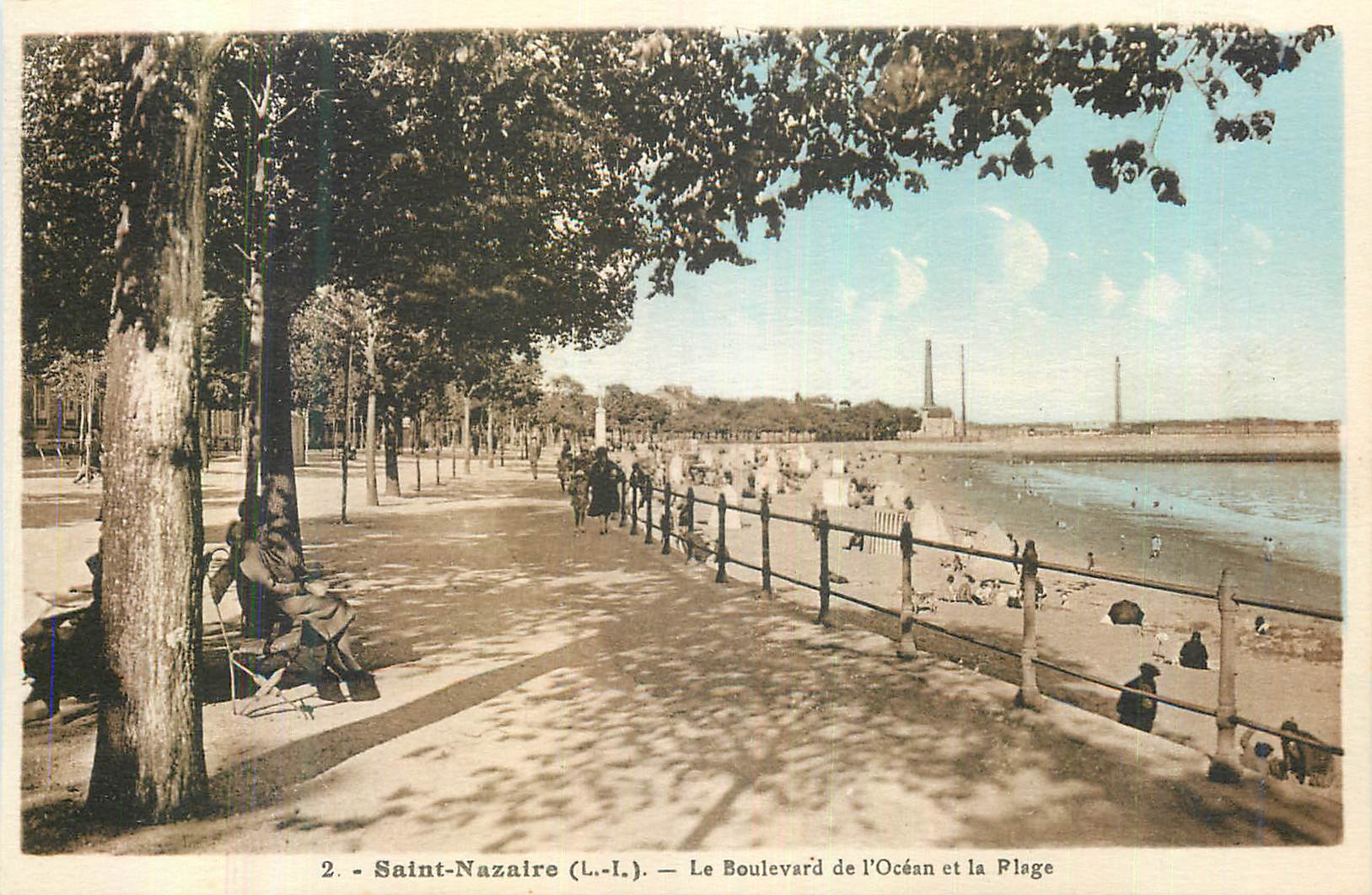 CPA Saint Nazaire (I L) Le Boulevard de l'Ocean et la Plage