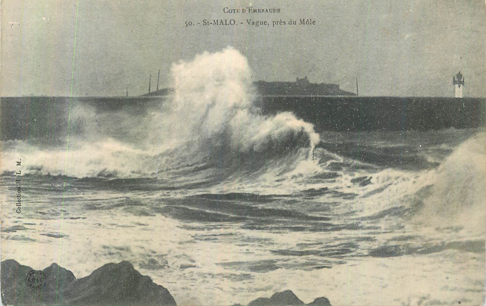 St-Malo - Vague près du Môle — Côte d'Embraude, série 50, éditeur H. L. M.