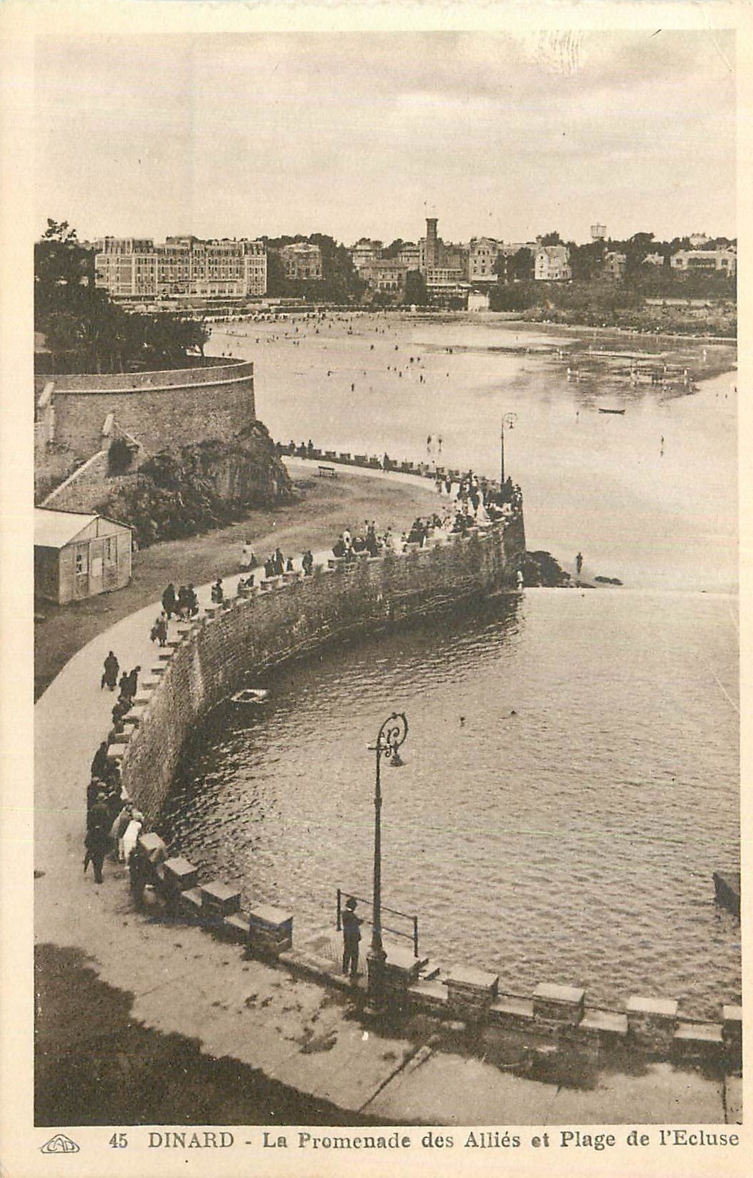 CPA Dinard La Promenade des Allies et Plage de l'Ecluse