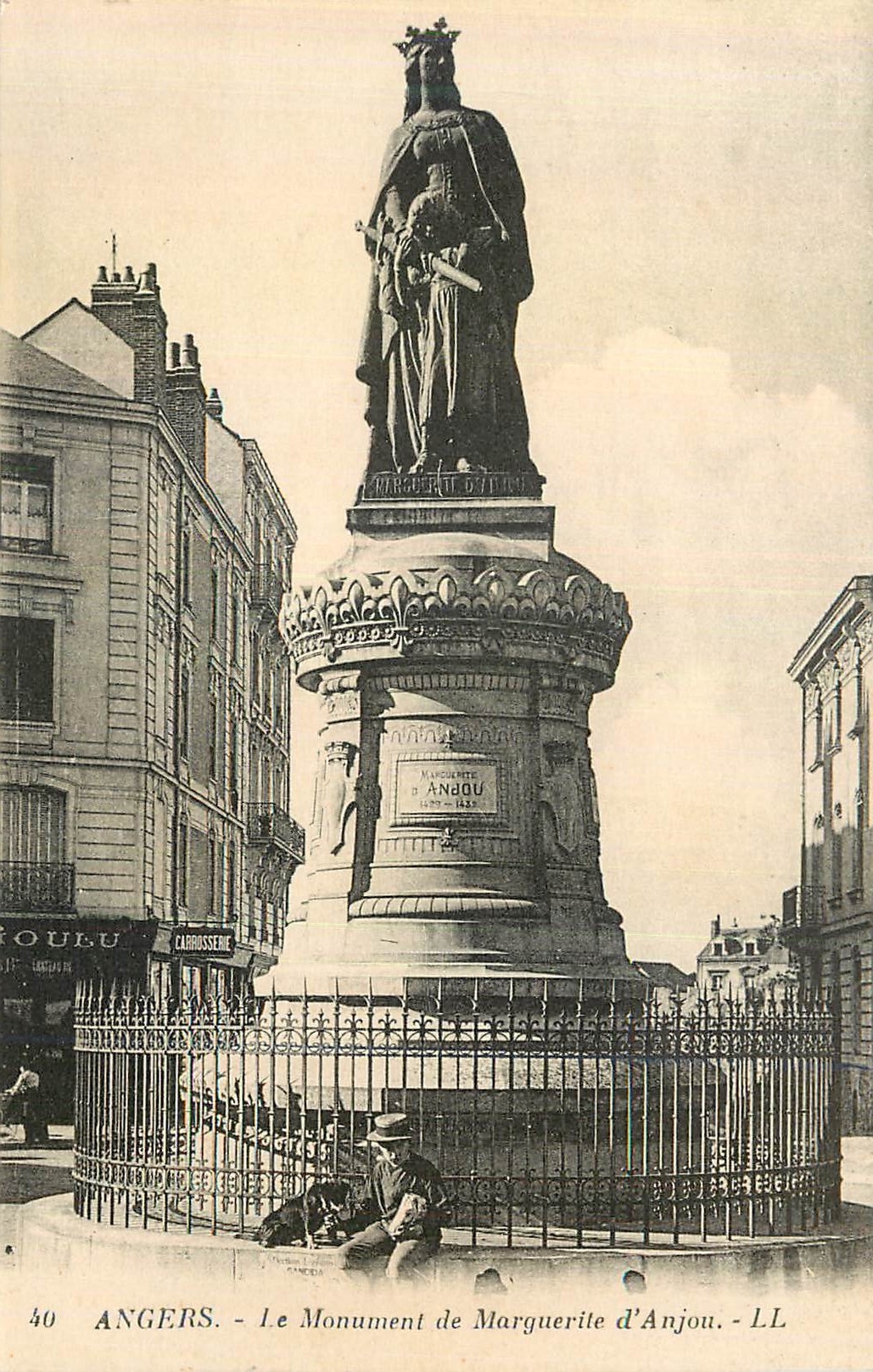 CPA Angers Le Monument de Marguerite d'Anjou
