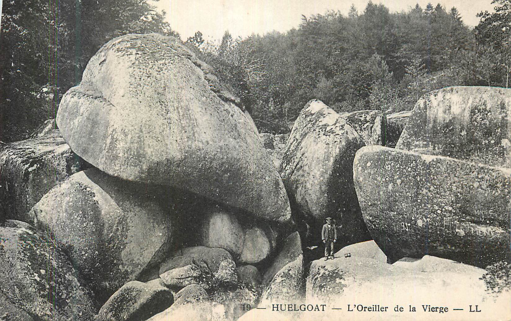 CPA Huelgoat L'Oreiller de la Vierge