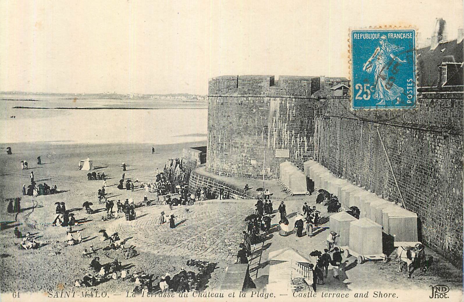 SAINT-MALO — La Terrasse del Castello e la Spiaggia — JND hot.