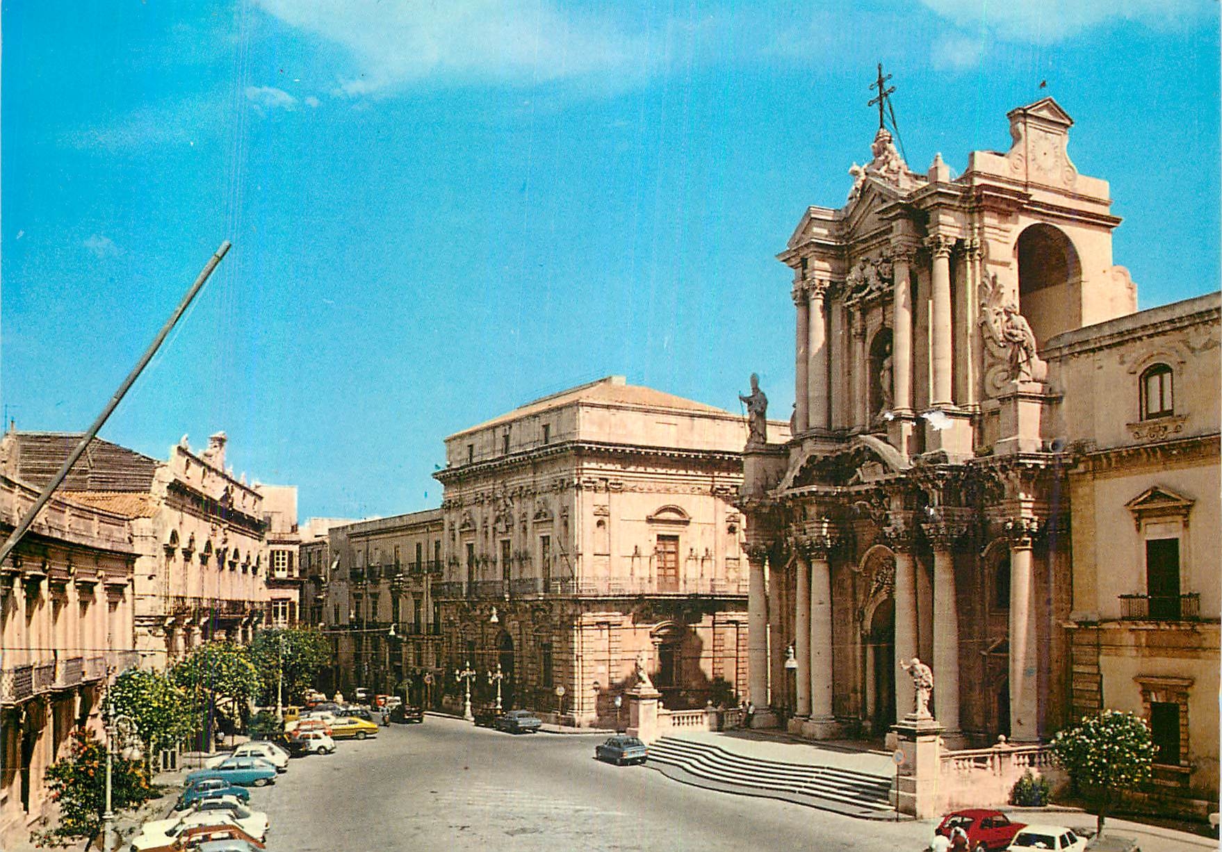 CPM Siracusa Place de la Cathedrale et la Cathedral