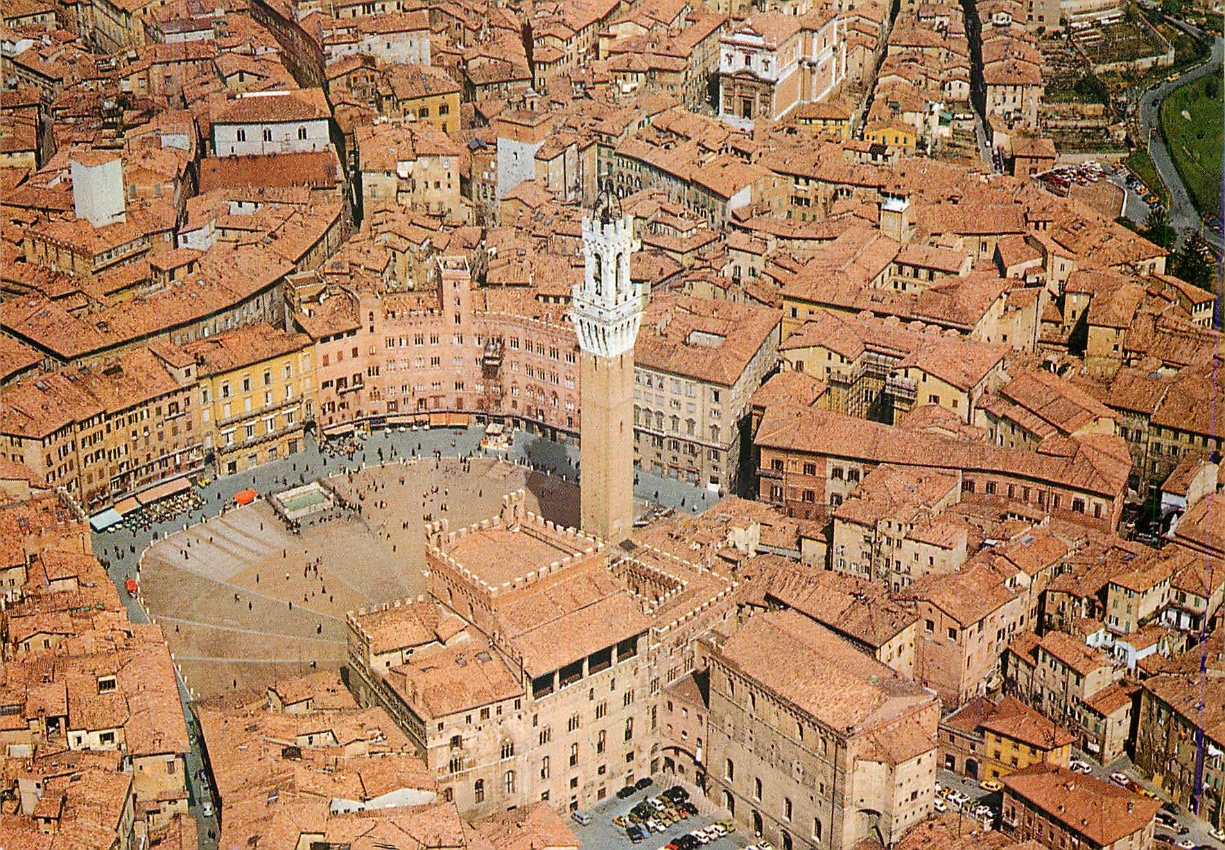 CPM Siena Place du Campo Vue de l'Avion