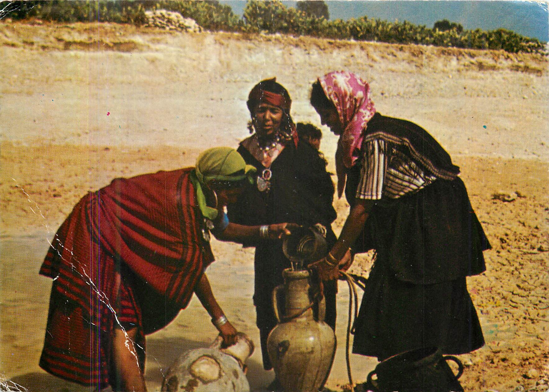 CPM Sud Tunisien Scene de la vie dans le Sud