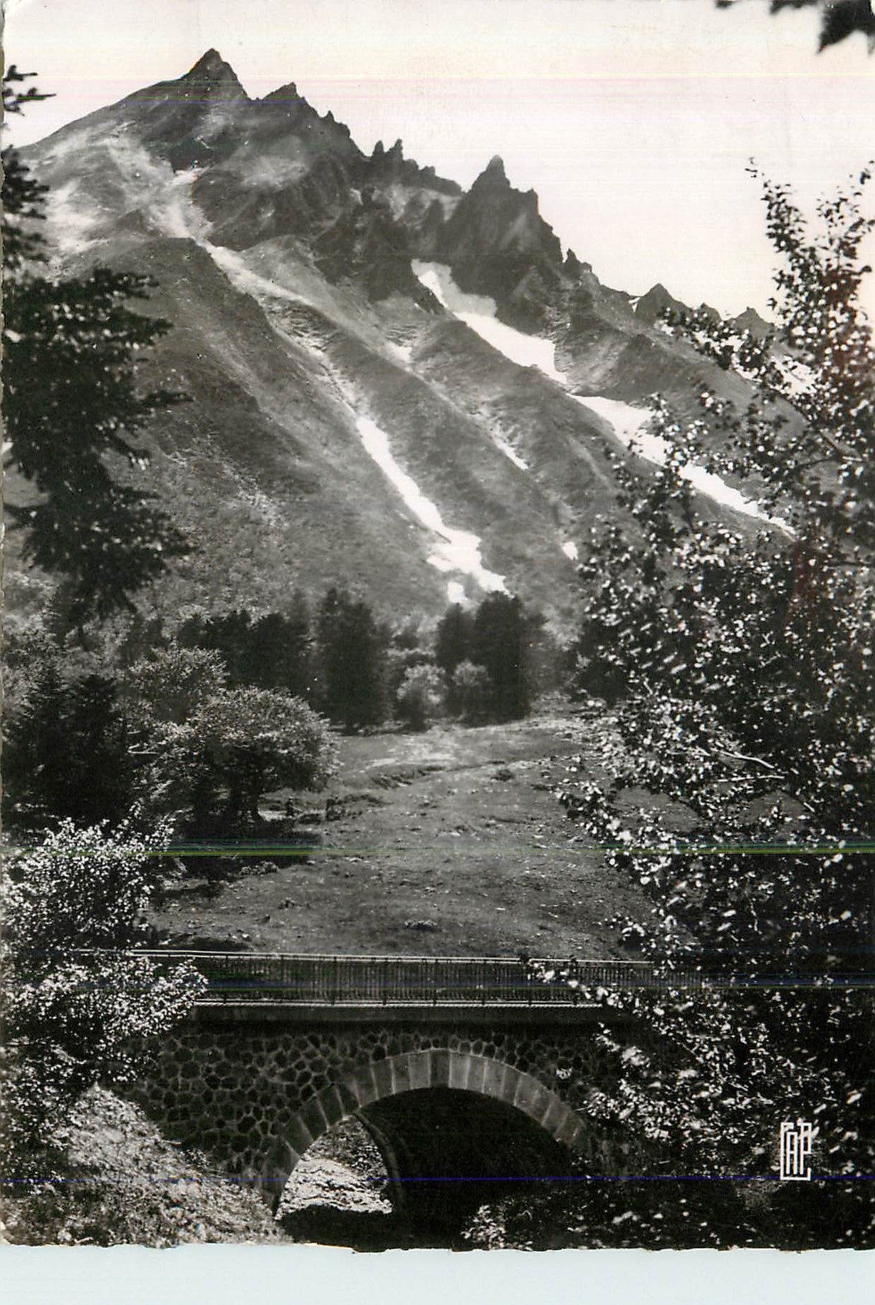 CPM le Mont Dore le Pic du Saney vu du Pont de la Dore