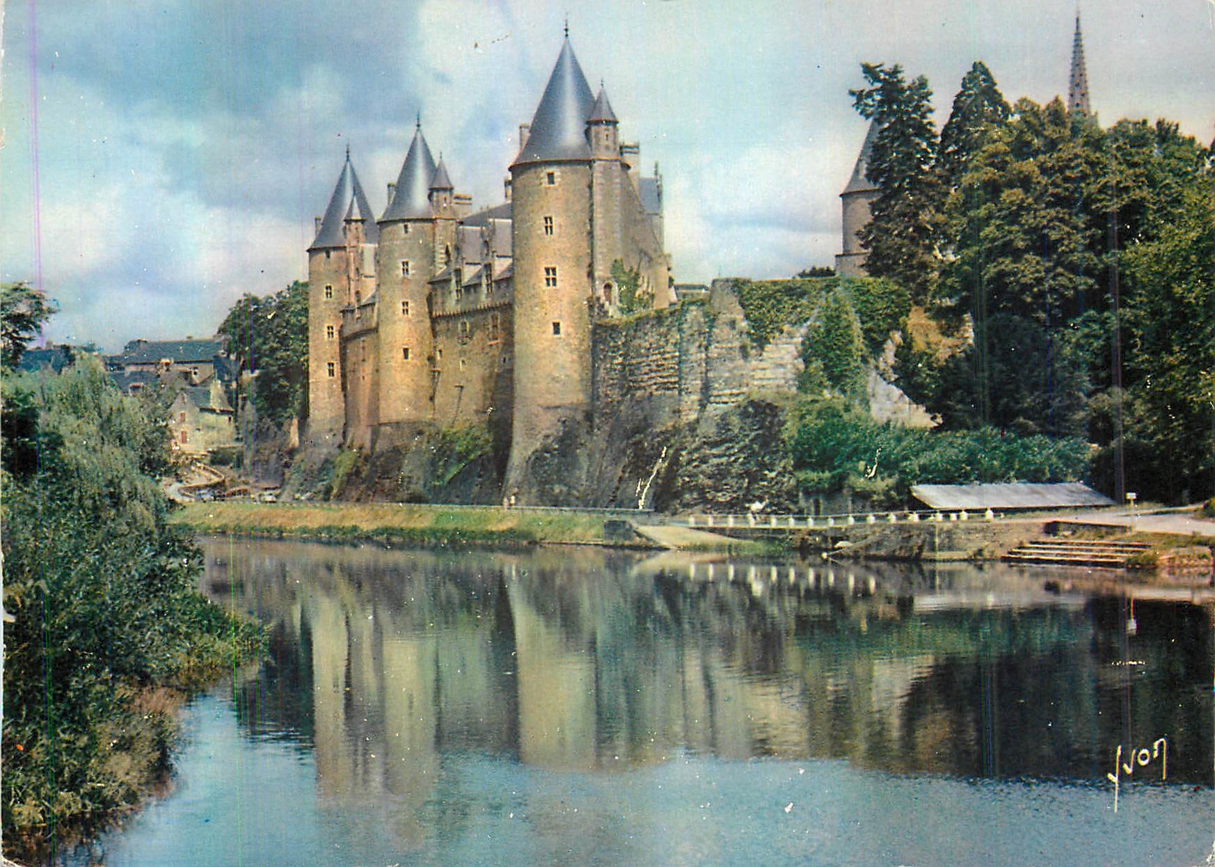 CPM Josselin (Morbihan) La Bretagne Les Bords de l'Oust et le Chateau