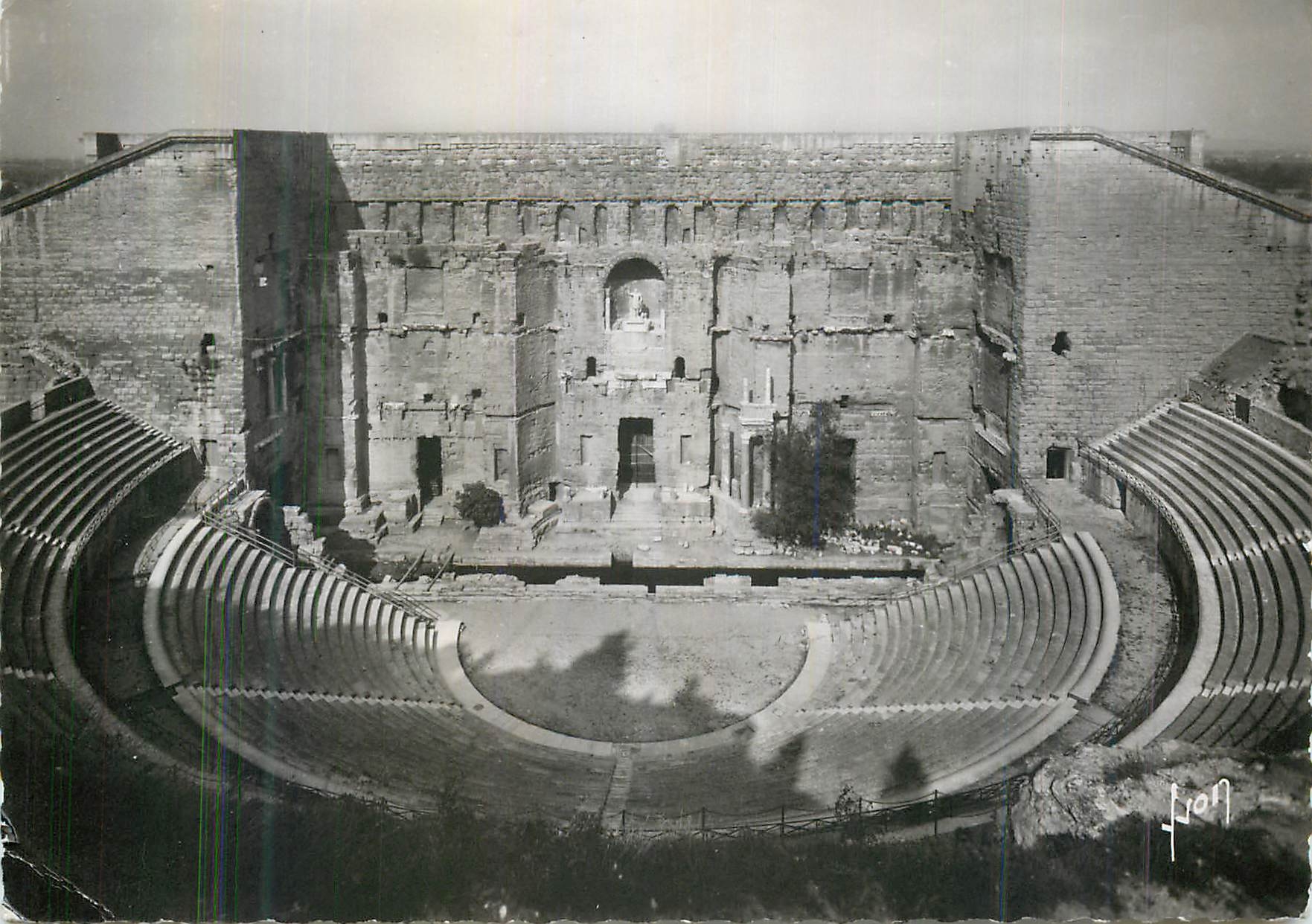 CPM Orange (Vaucluse) Ensemble de l'Interieur du Theatre Antique