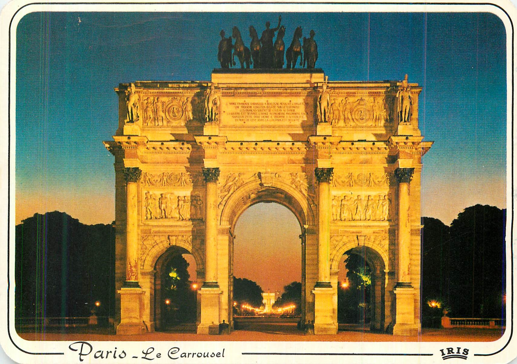 CPM Paris Le Carrousel et l'Arc de Triomphe de l'Etoile