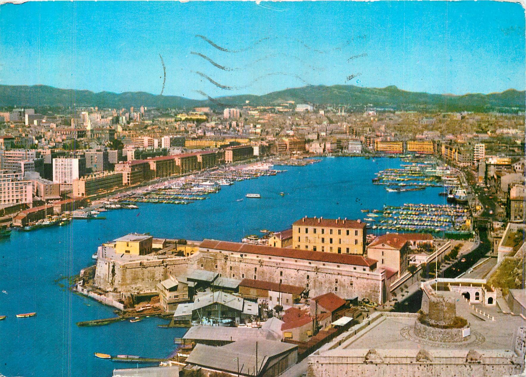 CPM Marseille Le Vieux Port Vue Generale