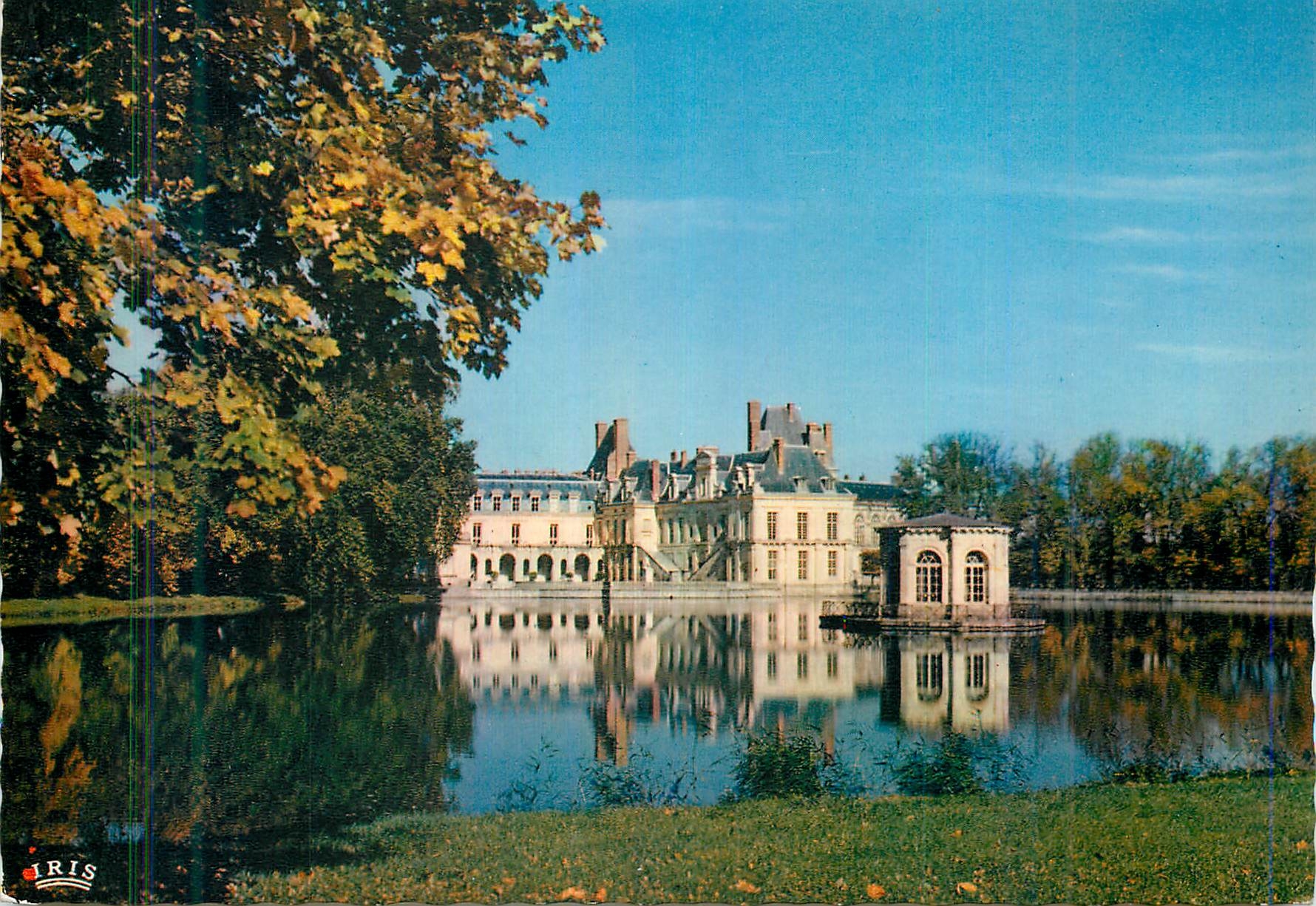 Fontainebleau — Le Palais sur l'Étang des Carpes et le pavillon de l'Empereur — Éditions de Massy