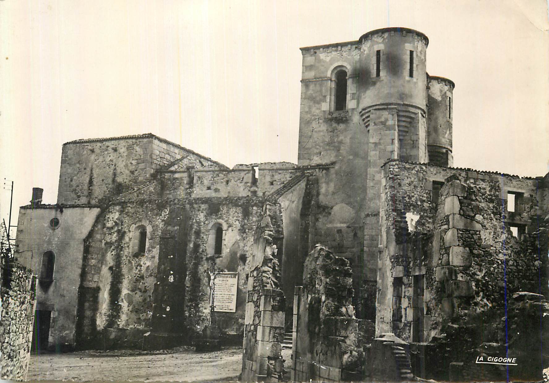 CPM Oradour sur Glane (Haute Vienne) Militaria