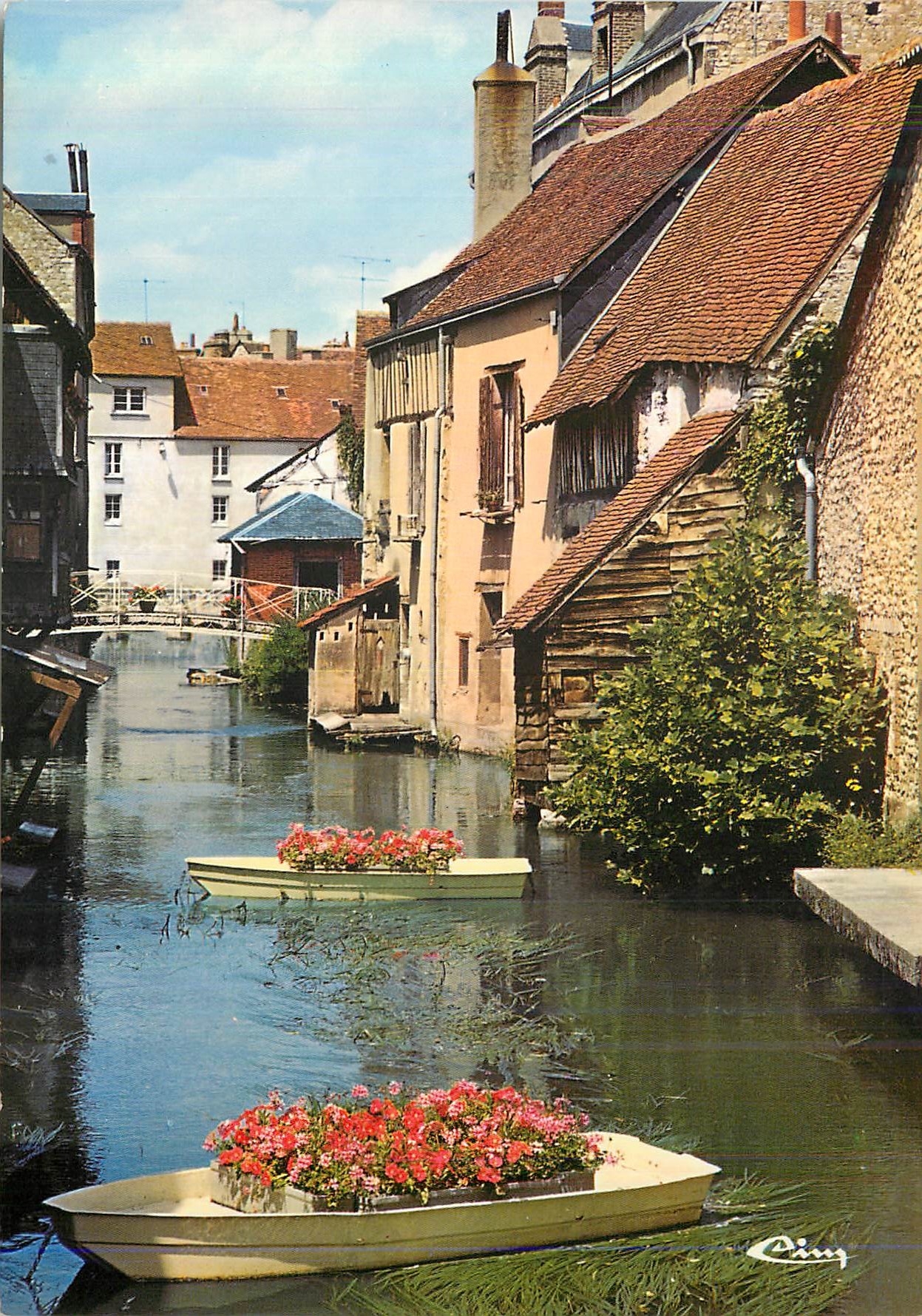 CPM Montargis (Loiret) les Rues sur l'Eau