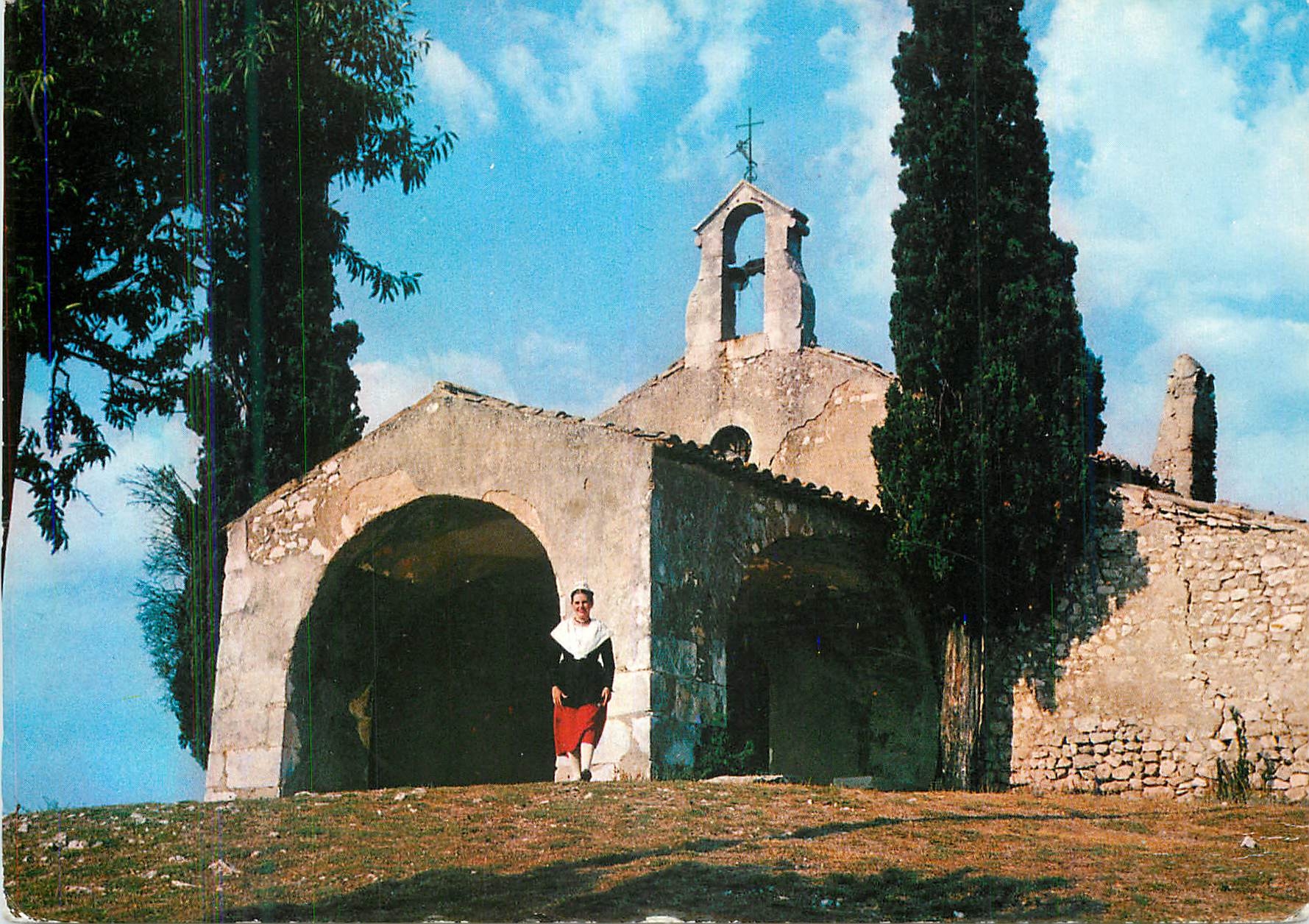 CPM les Belles Images de Provence Eygalieres Mireille a la Chapelle Saint Sixte