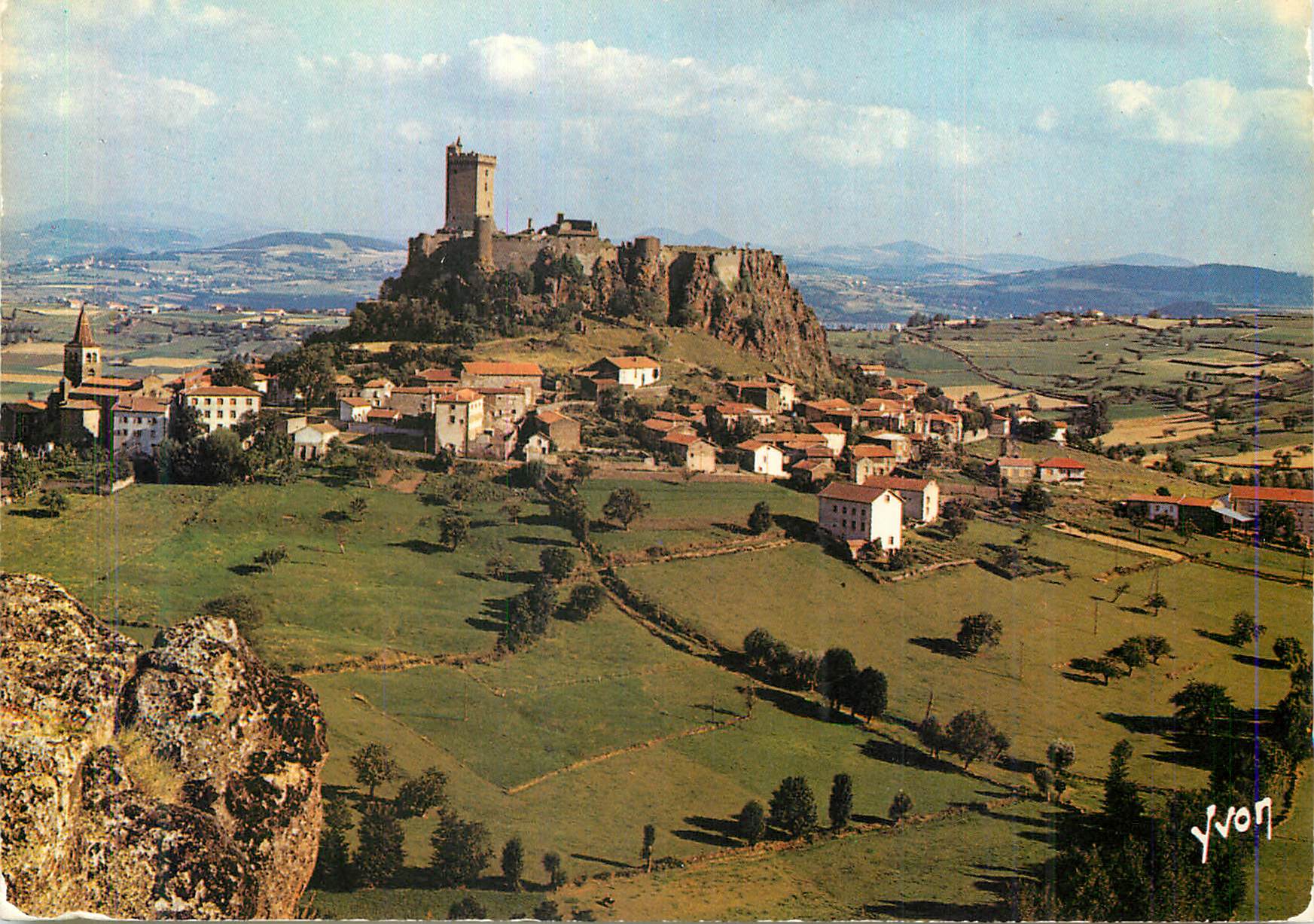 CPM Polignac (Haute Loire) l'Auvergne Pittoresque Couleurs et Lumiere de France