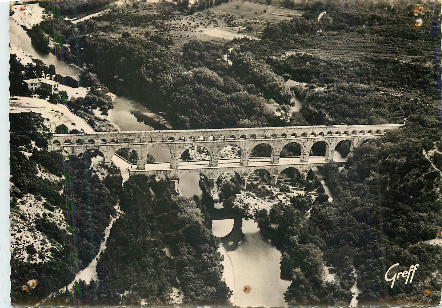 CPM Languedoc Pont du Gard (Gard) Vue Aerienne du Pont