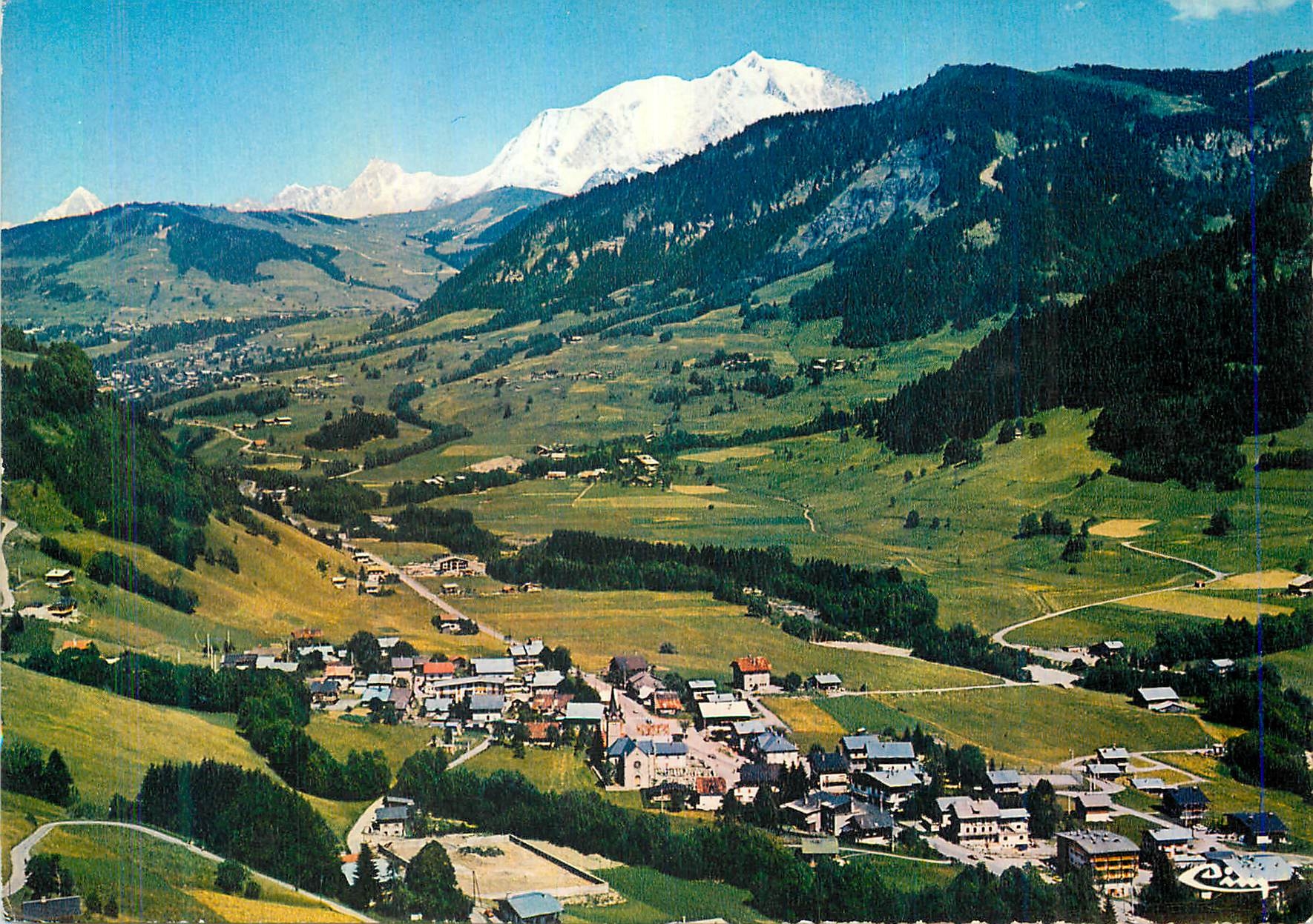 CPM Praz sur Arly (Hte Savoie) Alt 1036 m Vue Generale et le Mont Blanc (4807 m)