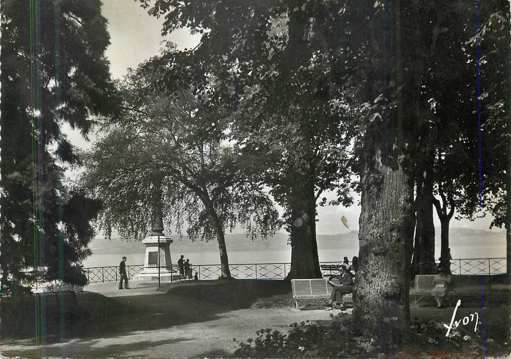 Évian-les-Bains — Le jardin anglais au bord du lac — Éditions d'Art 'YVON', Paris