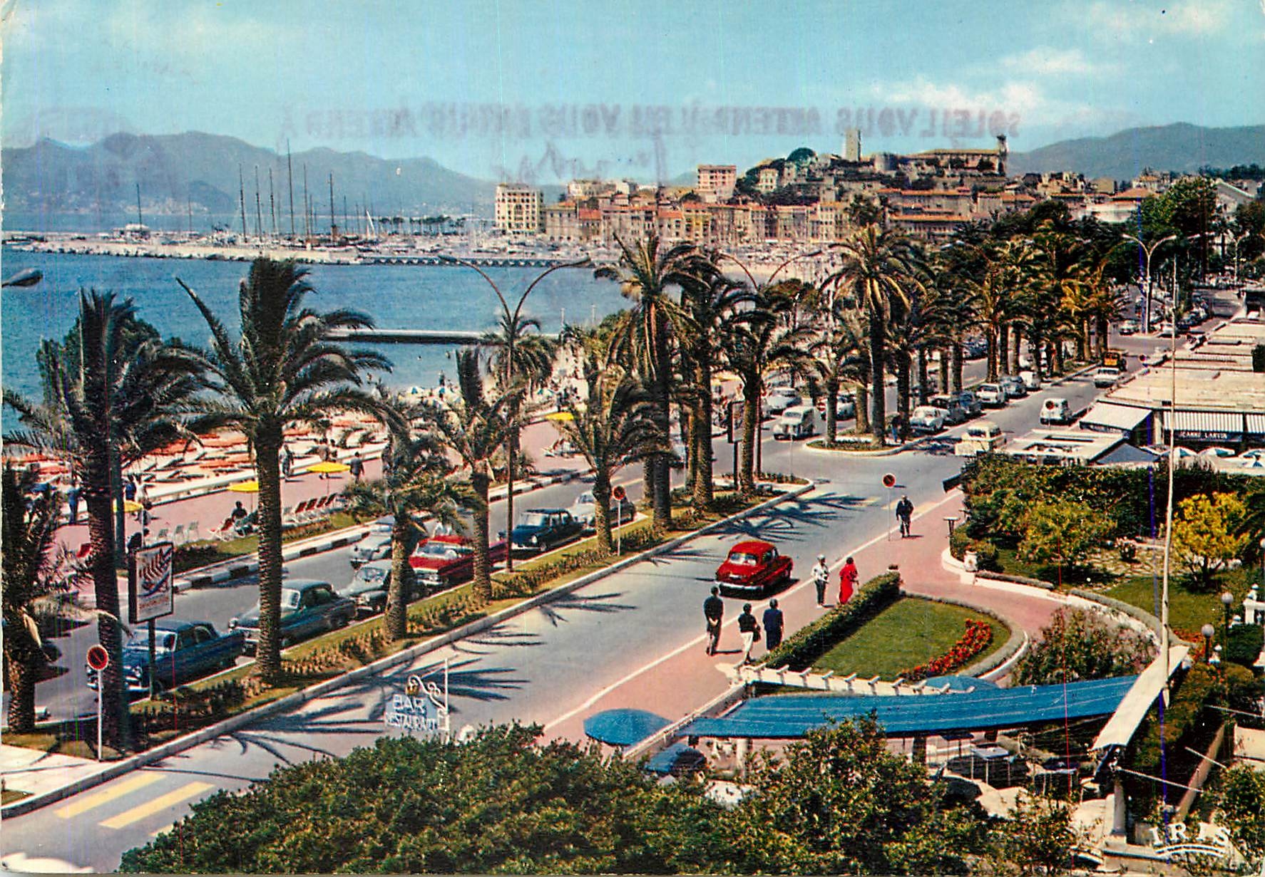 CPM Cannes (A M) French Riviera La Cote d'Azur La Croisette et le Suquet