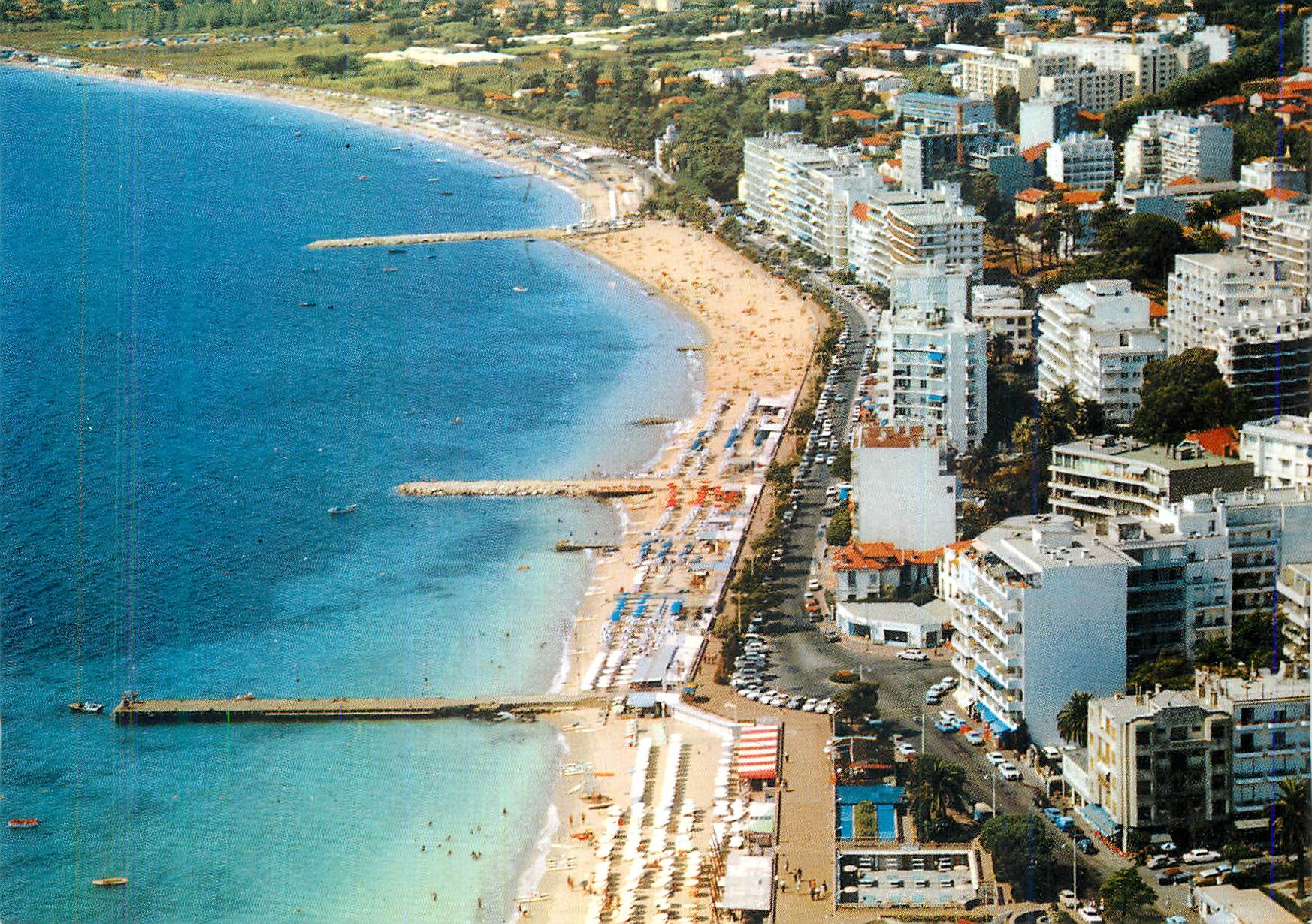 CPM Juan les Pins la Cote d'Azur le Boulevard Guillaumont 