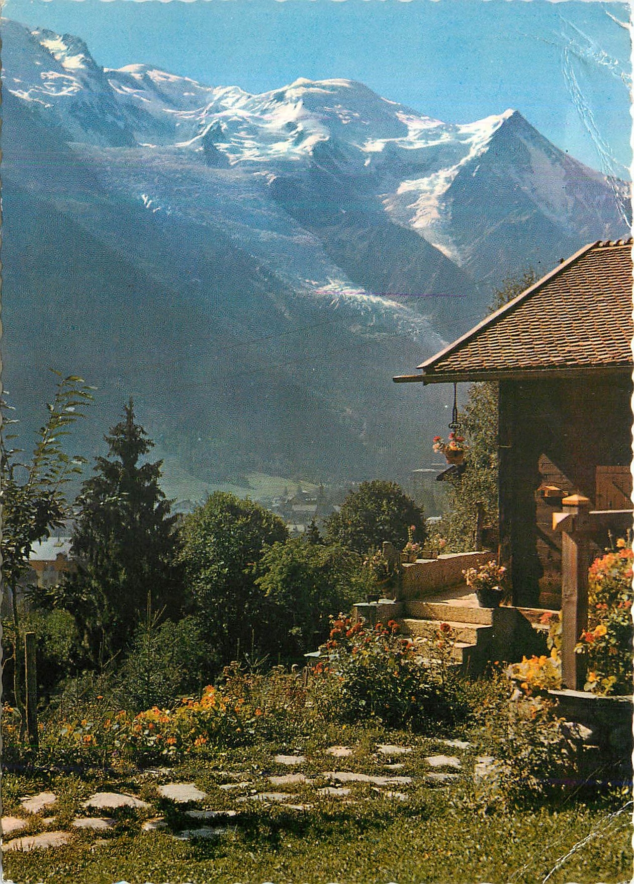 CPM Chalet Savoyard et Massif du Mont Blanc