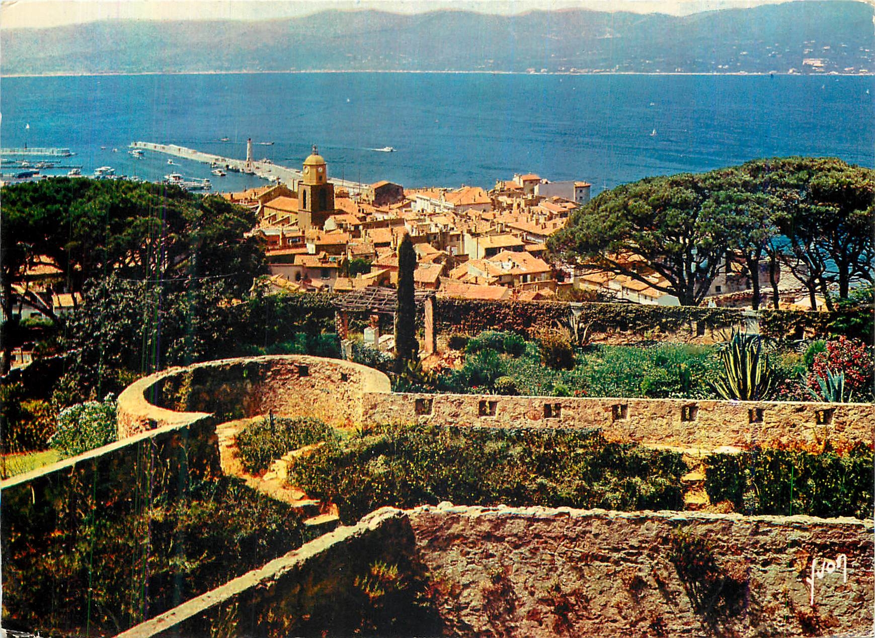 CPM Saint Tropez (Var) la Cote d'Azur Miracle de la Nature Couleurs et Lumiere de France