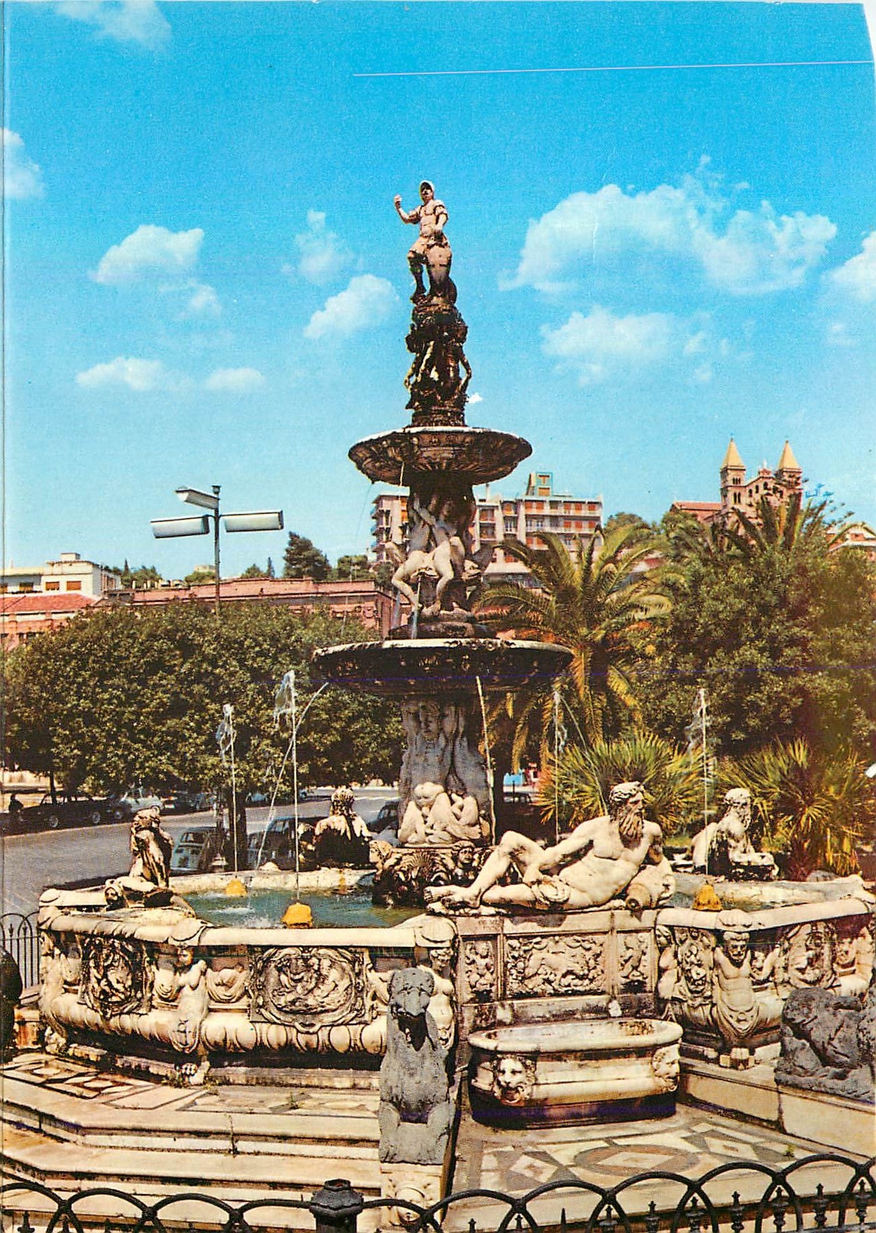 CPM Messina Fontaine par Montorsoli