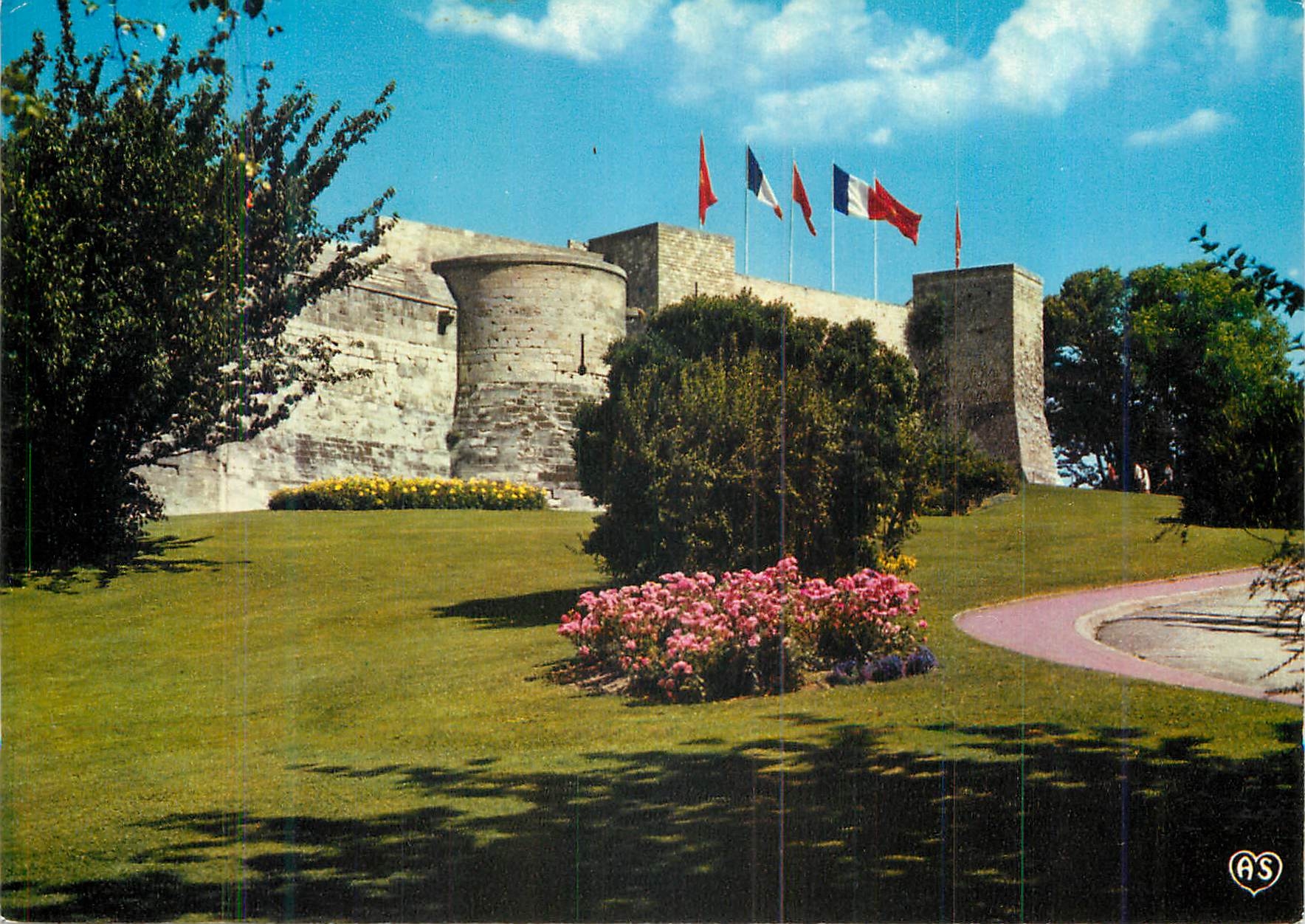CPM Caen (Calvados) le Chateau et ses Jardins