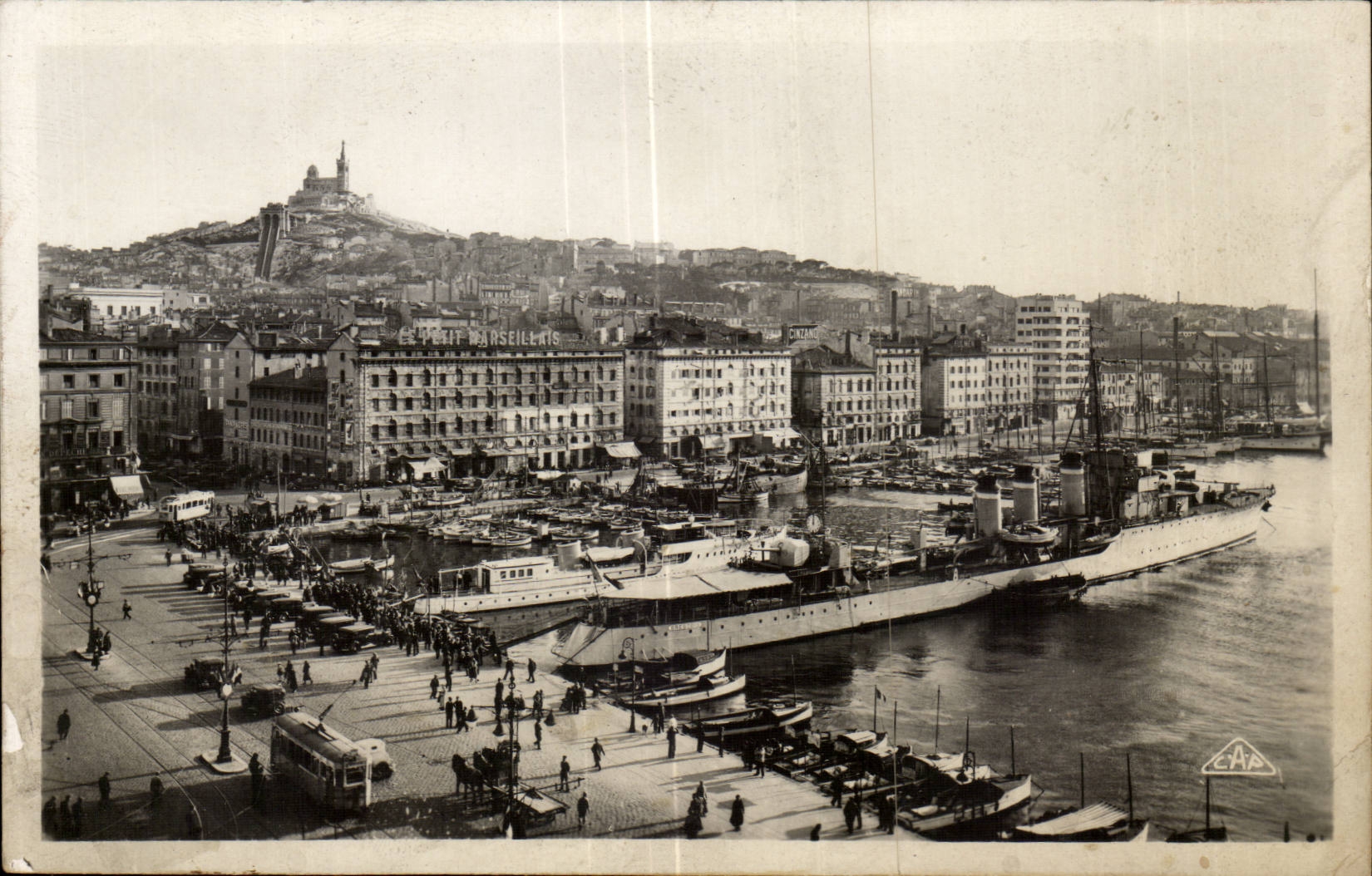 Marseille — Quai des Belges und Notre-Dame de la Garde — C.A.P. (n°110)