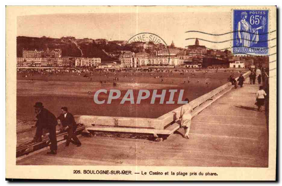Boulogne-sur-Mer — Le Casino et la plage pris du phare — éditeur CPAPHIL, n° 205