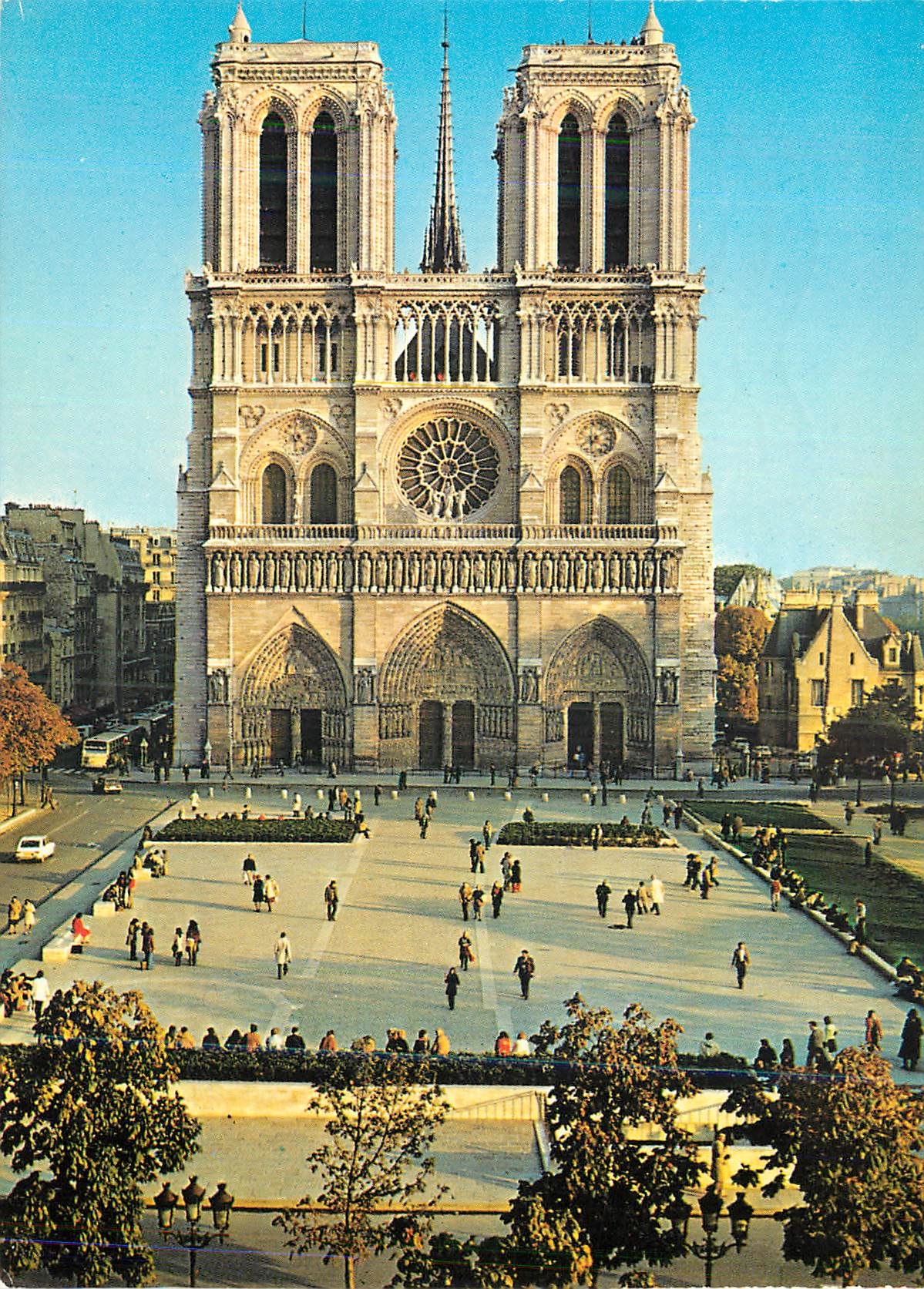 CPM Paris Facade de Notre Dame