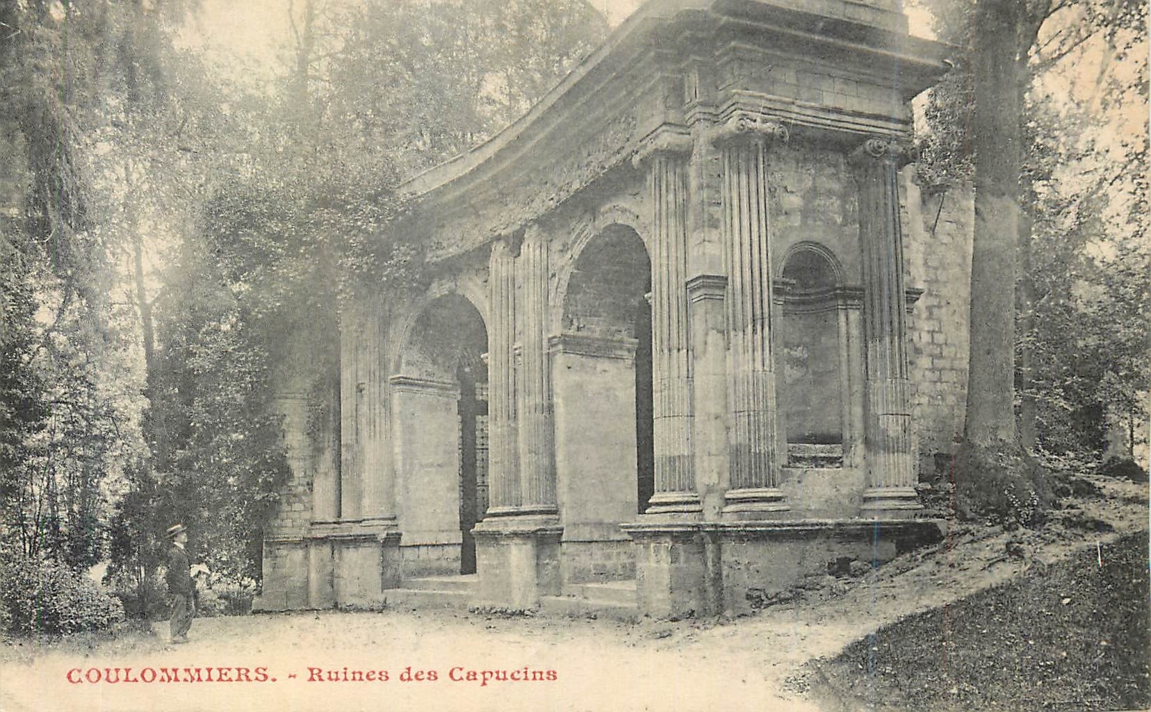 CPA Coulommiers Ruines des Capucins