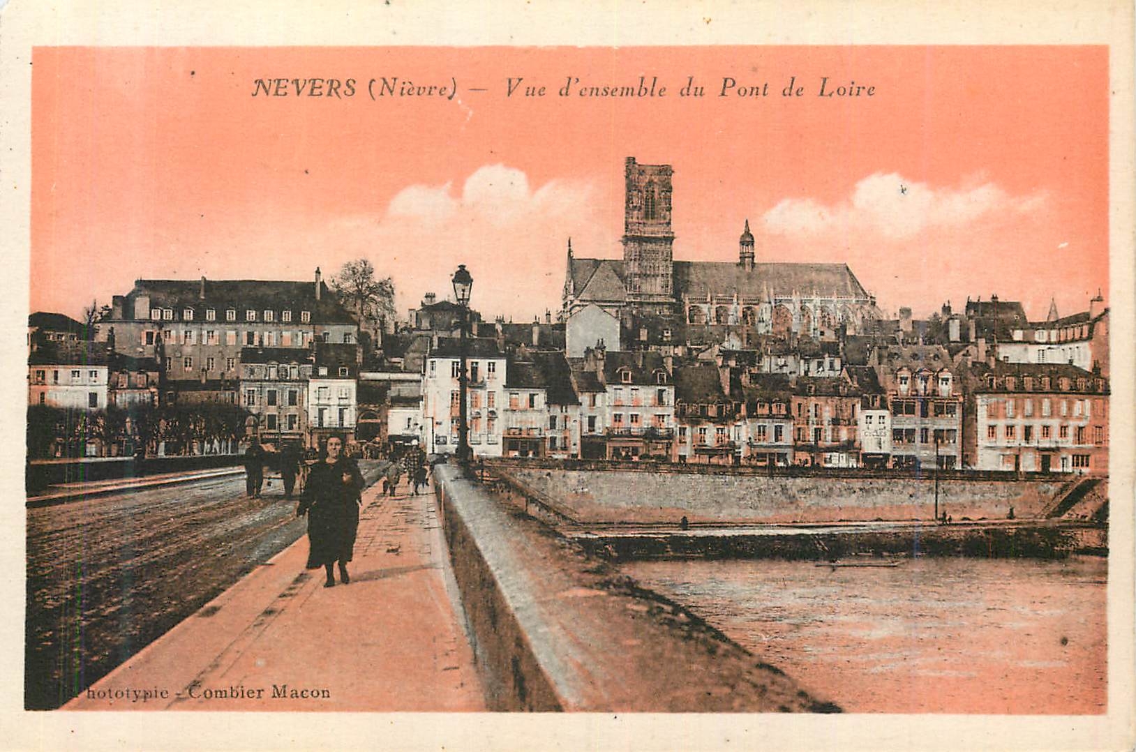 CPA Nevers (Nievre) Vue d'Ensemble du Pont de Loire