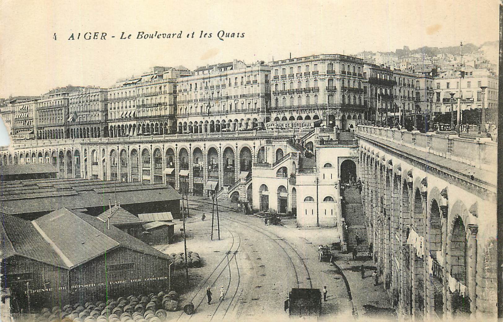 CPA Alger le Boulevard et les Quais