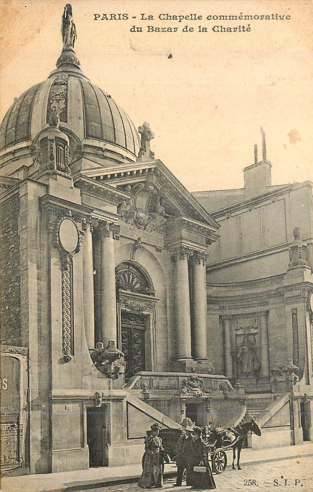 CPA Paris la Chapelle Commemorative du Bazar de la Charite