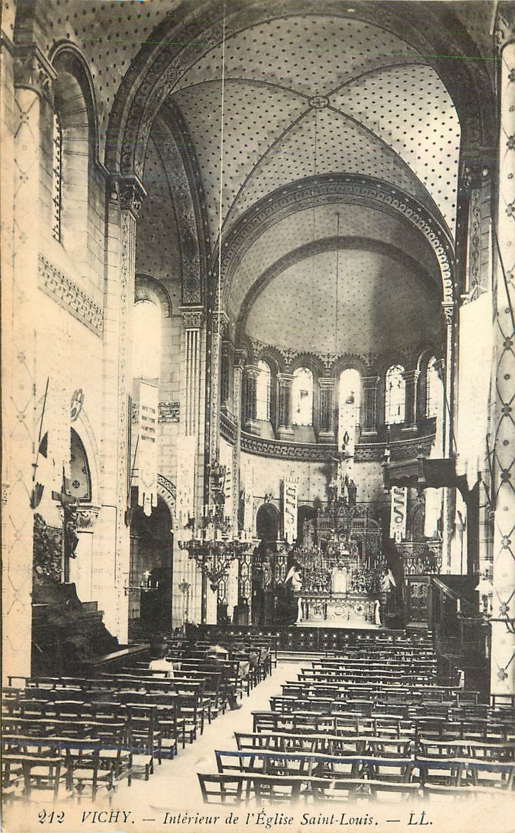 CPA Vichy Interieur de l'Eglise Saint Louis