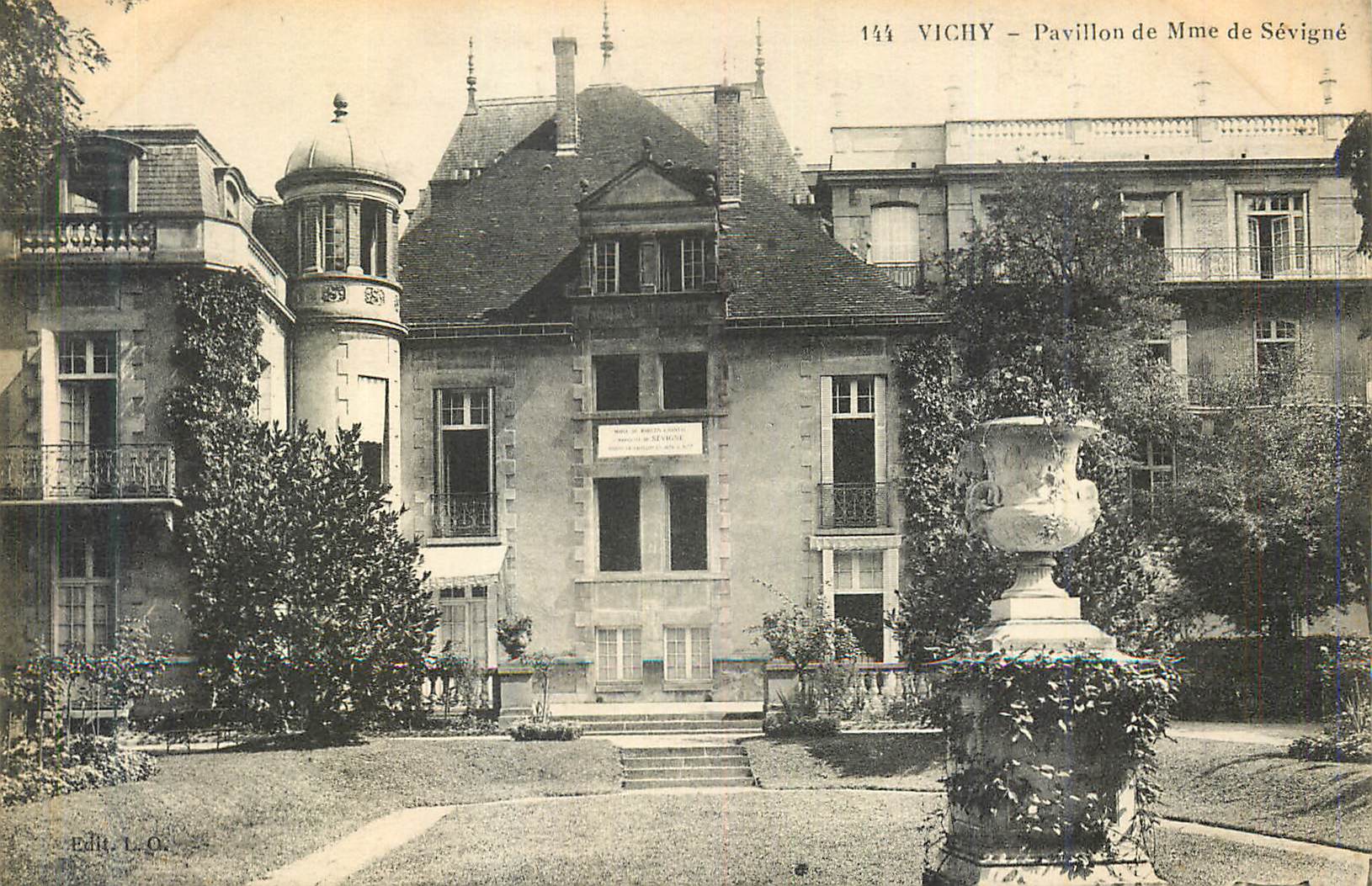 CPA Vichy Pavillon de Mme de Sevigne