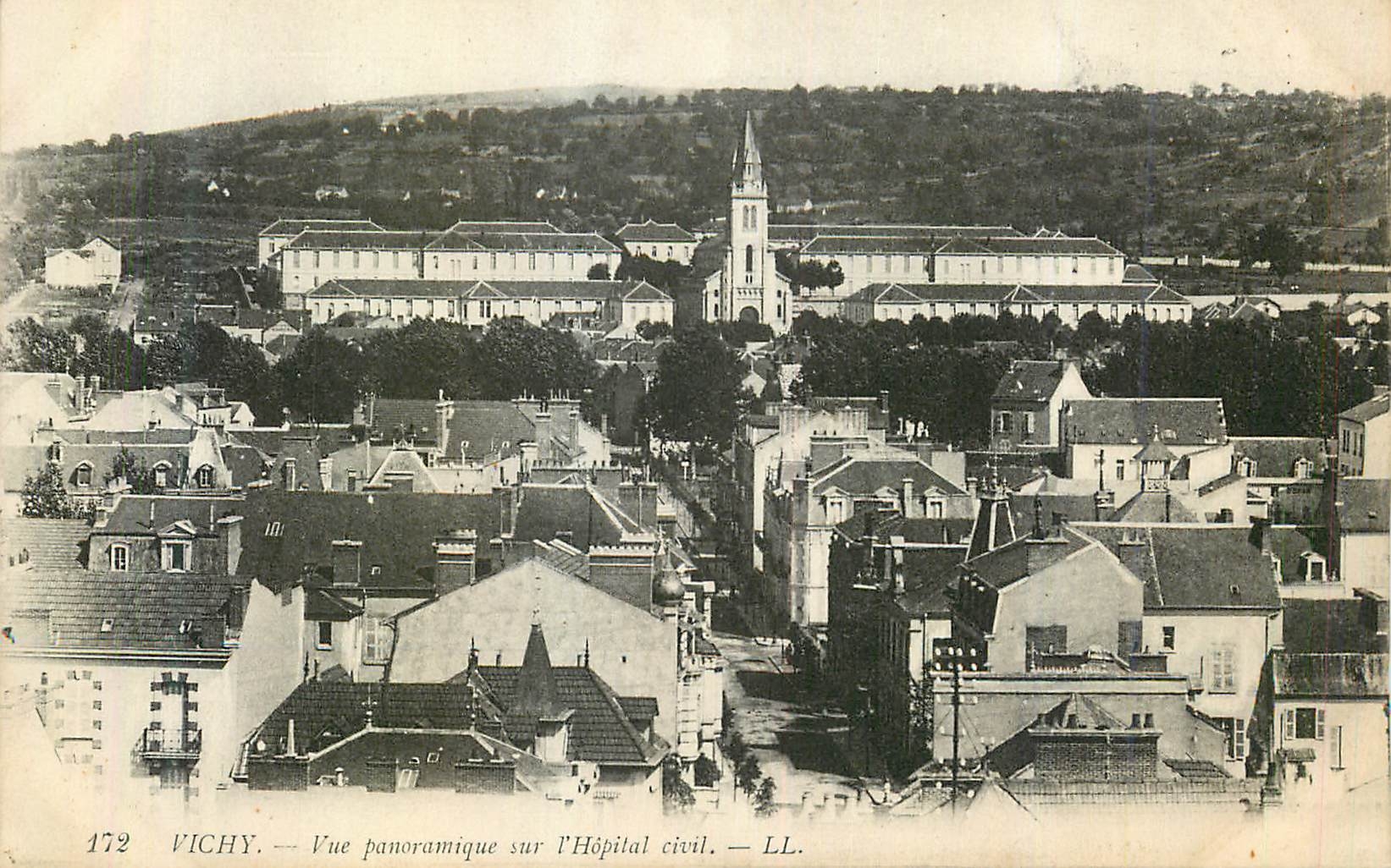 CPA Vichy Vue Panoramique sur L'Hotel Civil