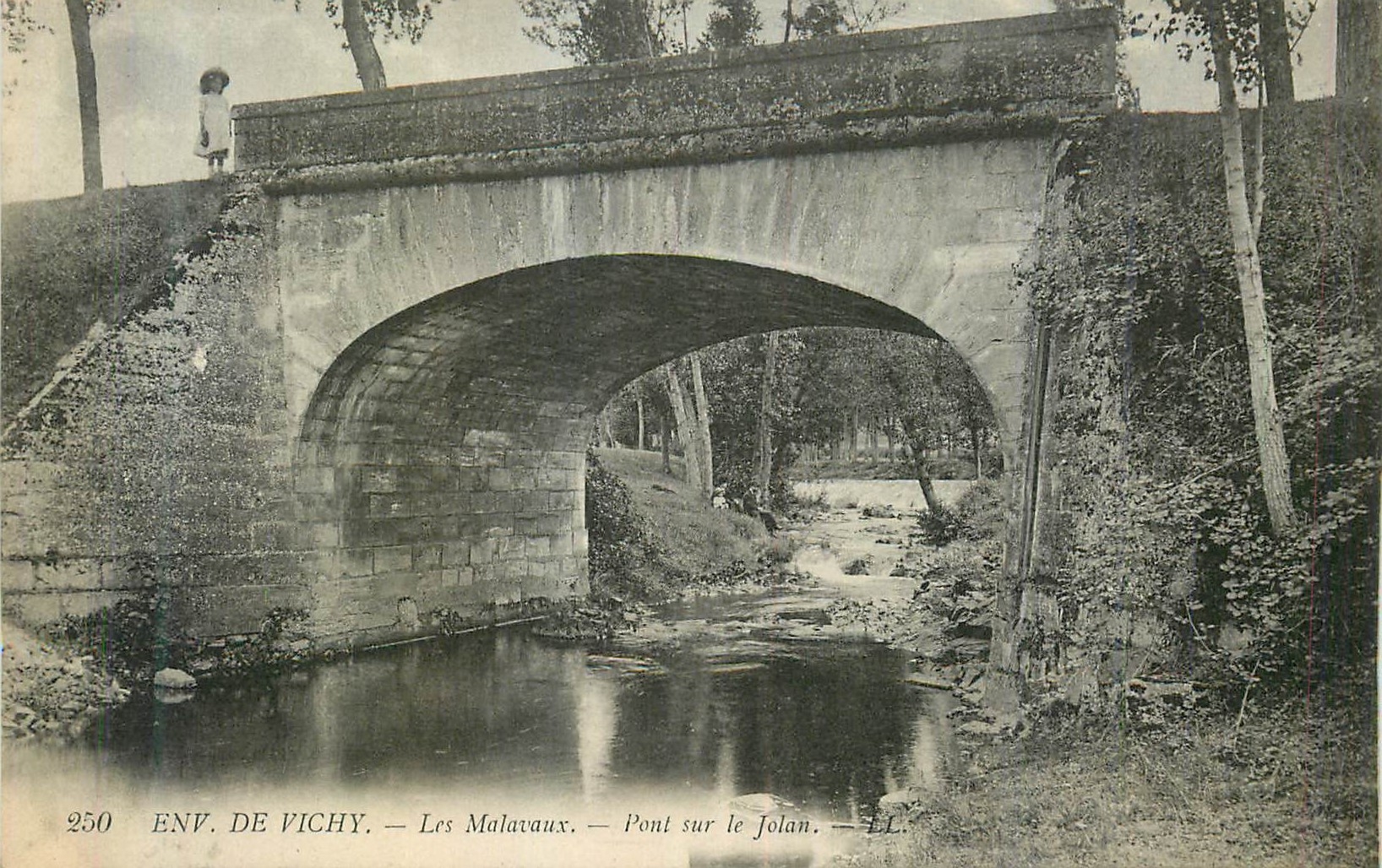 CPA Environs de Vichy Les Malavaux Pont sur Le Jolan