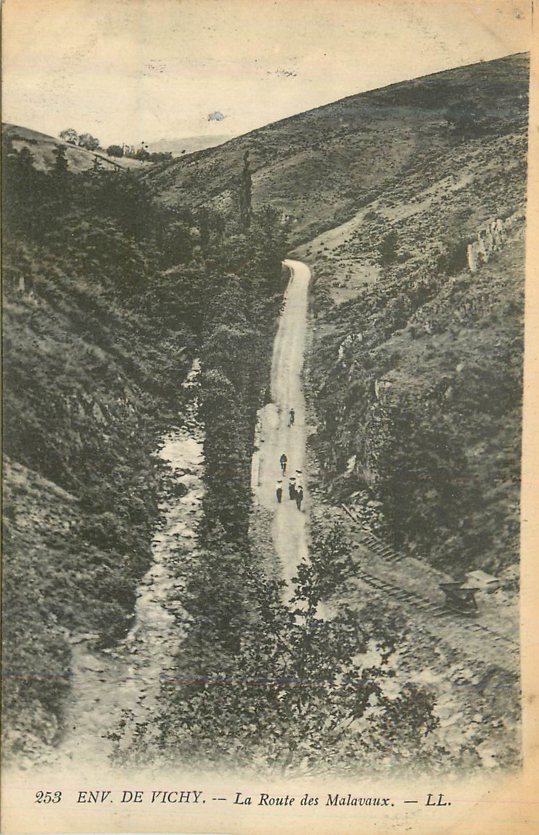 CPA Environs de Vichy La Route des Malavaux