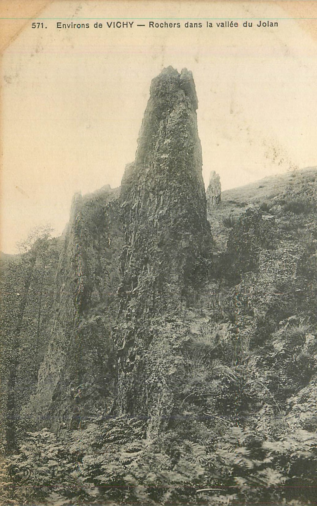 CPA Environs de Vichy Rochers dans la Vallee du Jolan