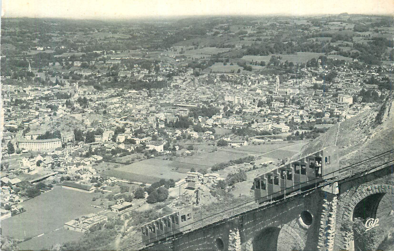 CPA Lourdes Le Pic du Jer Vue Generale sur Lourdes Funiculaire