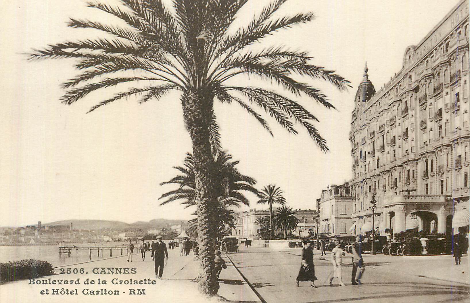 CPA Cannes Boulevard de la Croisette et Hotel Carlton