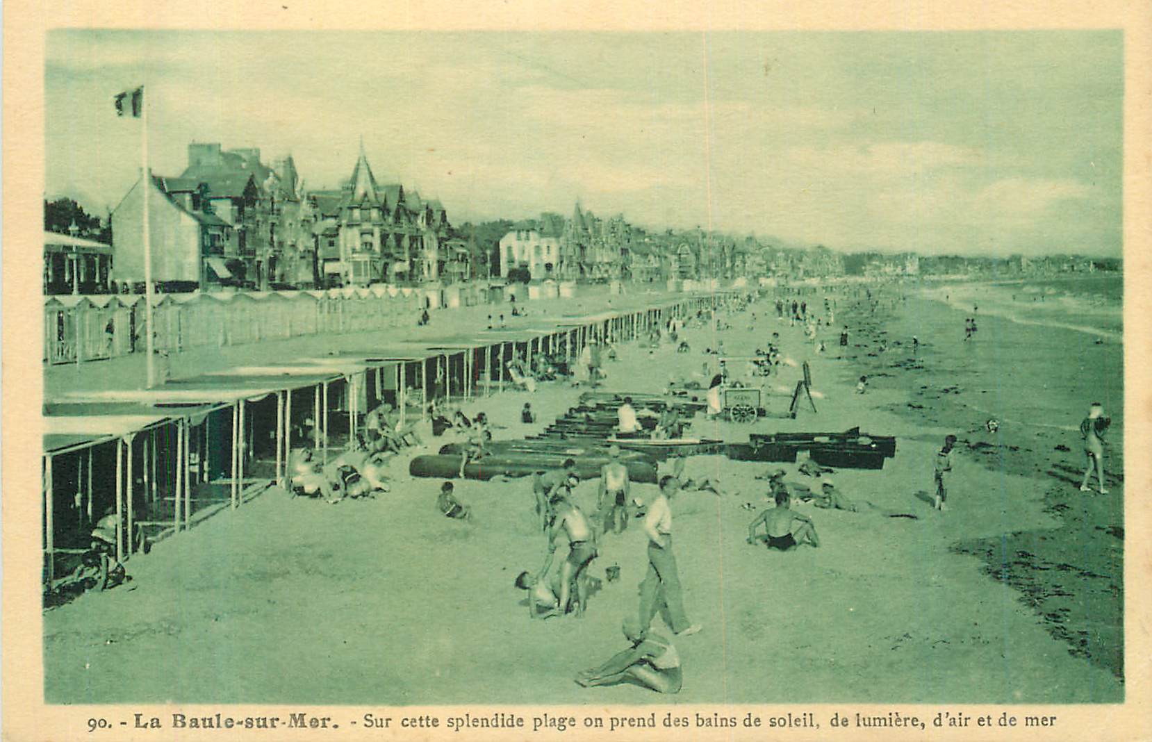 CPA La Boule sur Mer Sur cette Splendide Plage on Prend des Bains de Soleil