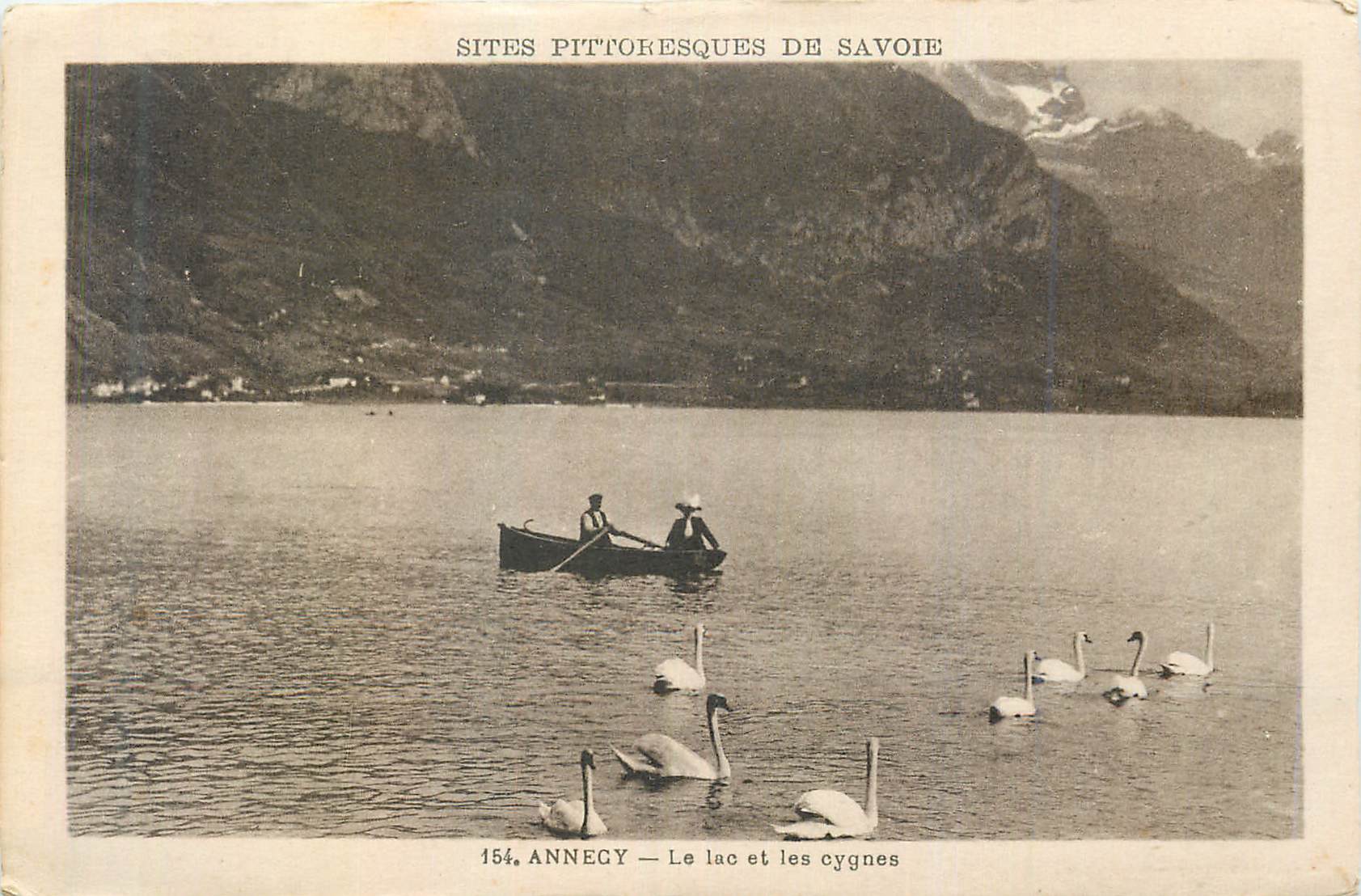 CPA Annecy Sites Pittoresques de Savoie Le Lac et les Cygnes