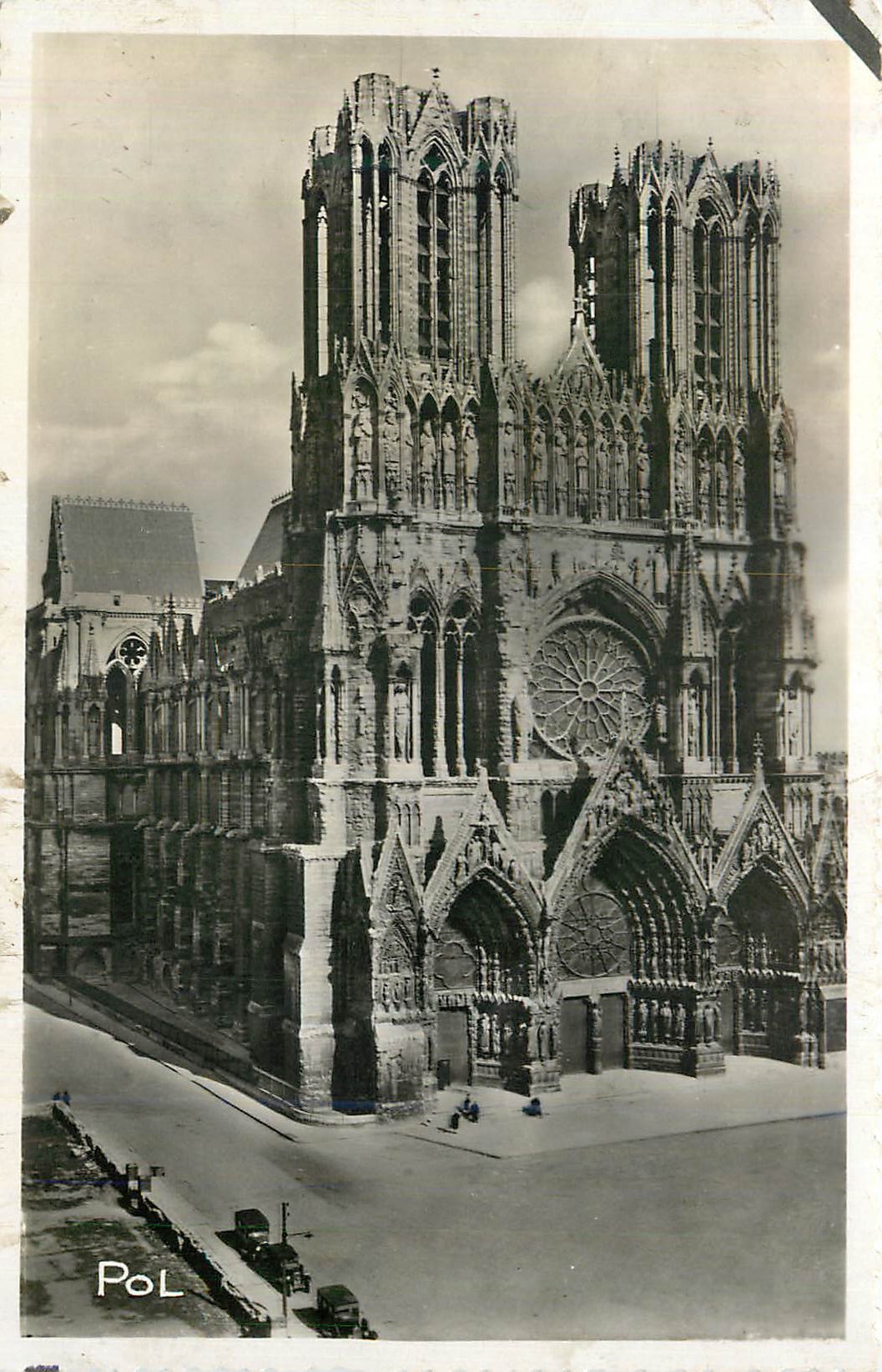 CPM Reims la Cathedrale la Ville Renaissance