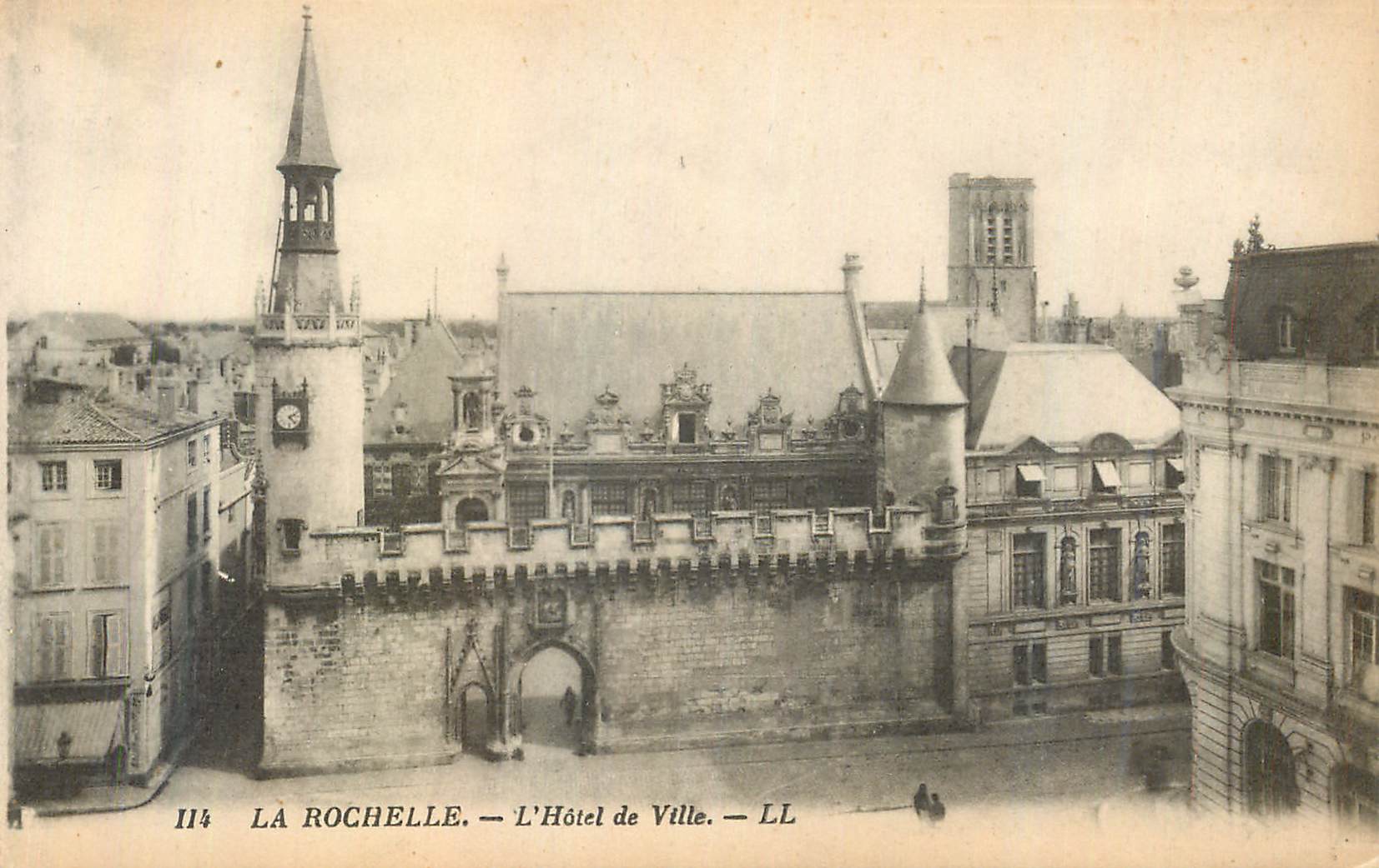 CPA la Rochelle l'Hotel de Ville